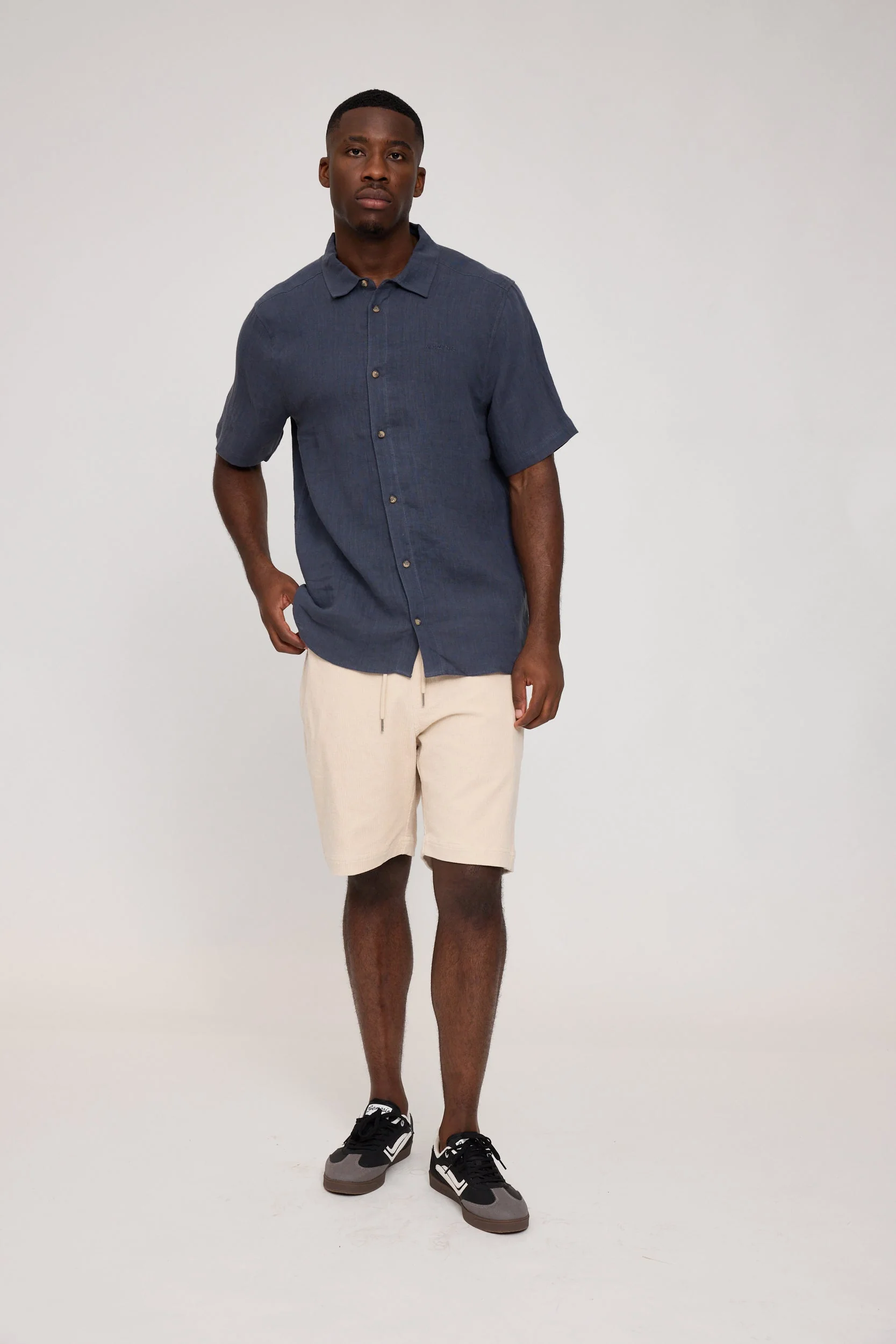 Shortsleeve Linen Shirt - Image 11