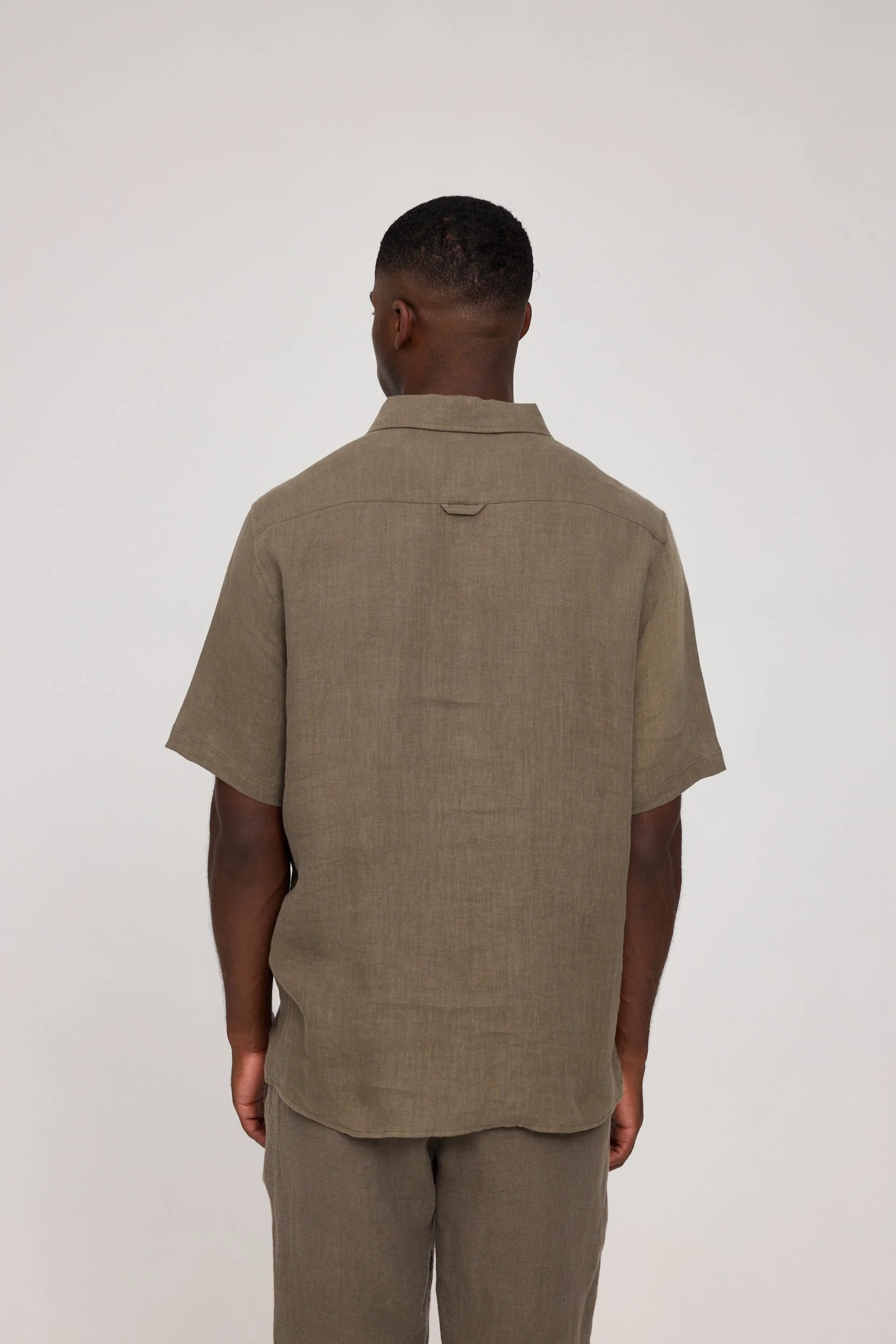 Shortsleeve Linen Shirt - Image 14