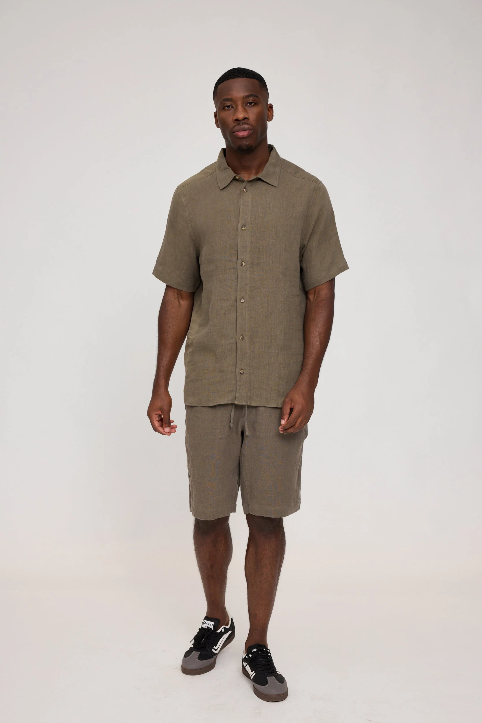 Shortsleeve Linen Shirt - Image 17