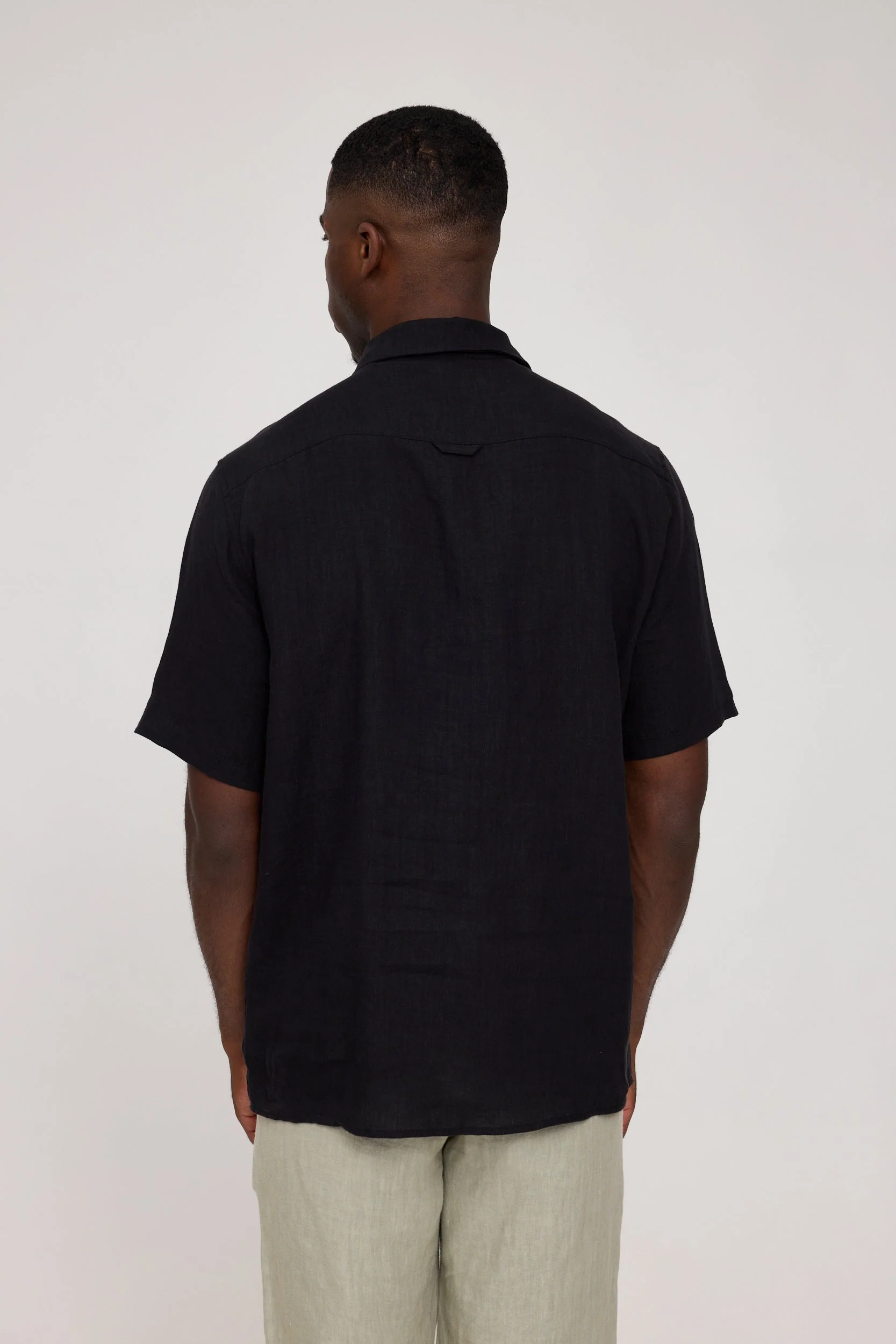Shortsleeve Linen Shirt - Image 26