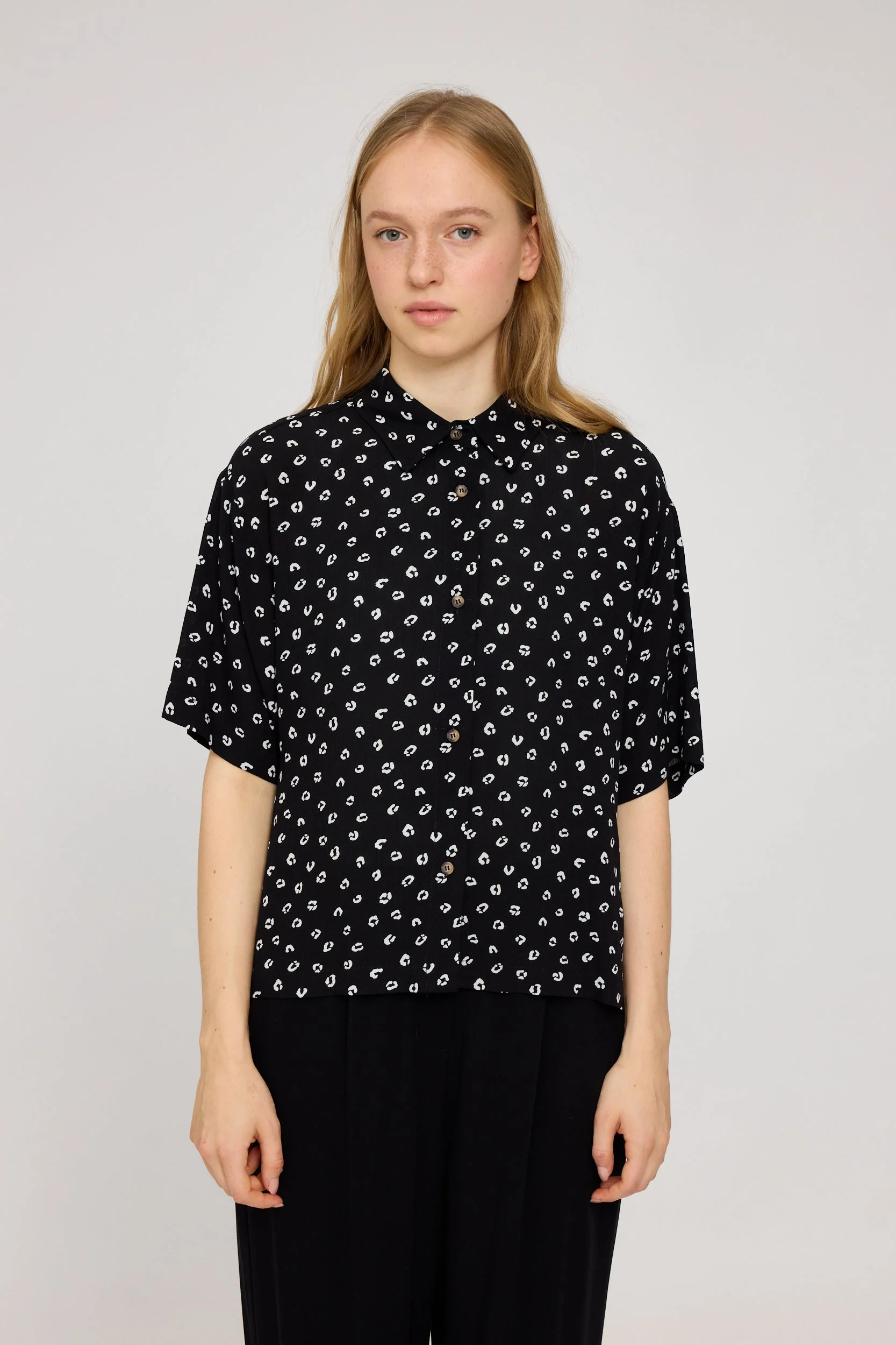 Printed Crinkle Short Sleeve Shirt - Image 12