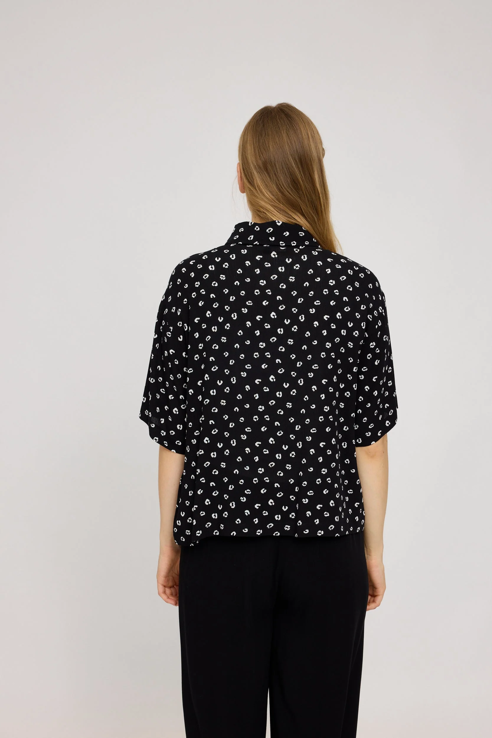 Printed Crinkle Short Sleeve Shirt - Image 13