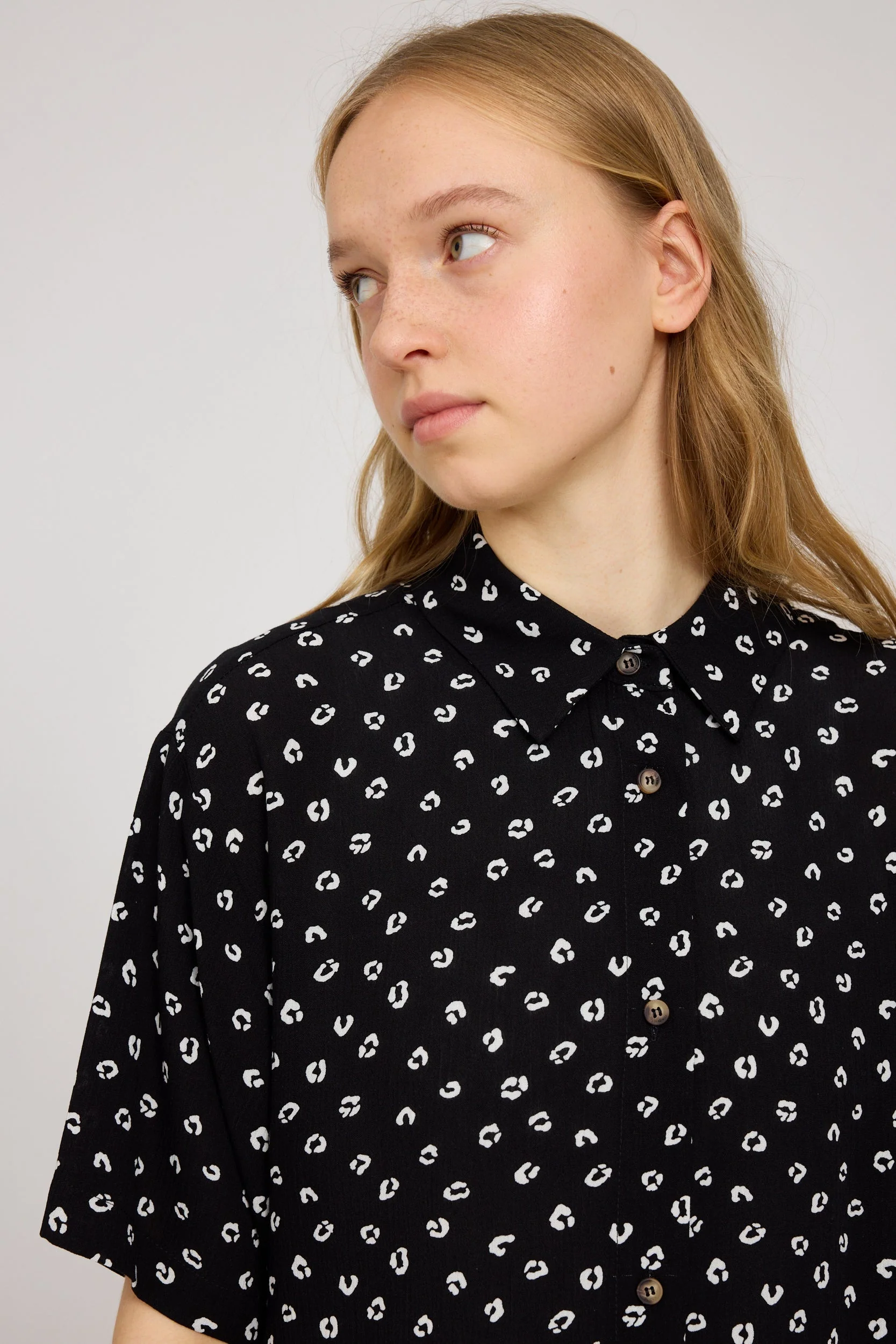 Printed Crinkle Short Sleeve Shirt - Image 14