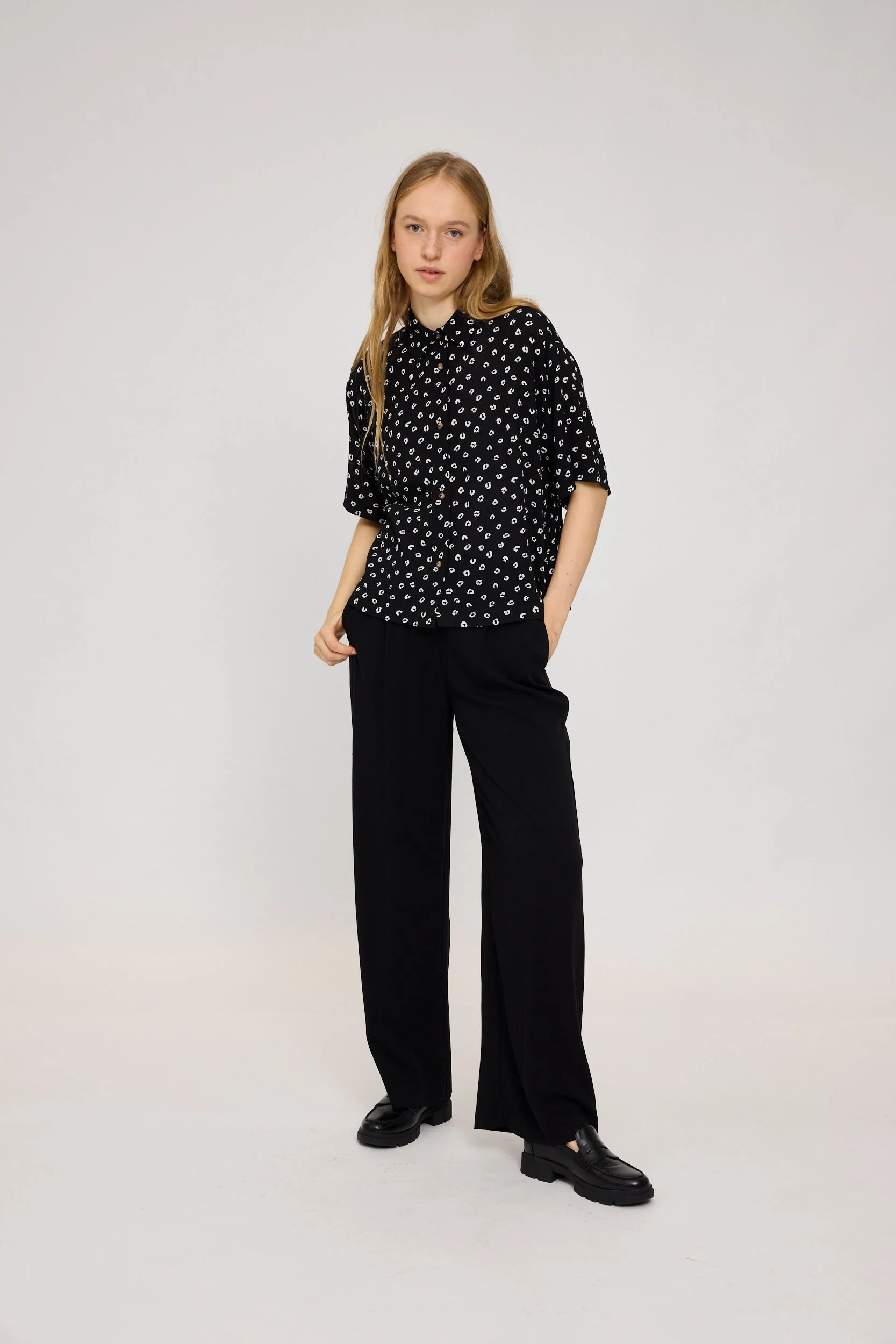 Printed Crinkle Short Sleeve Shirt - Image 16