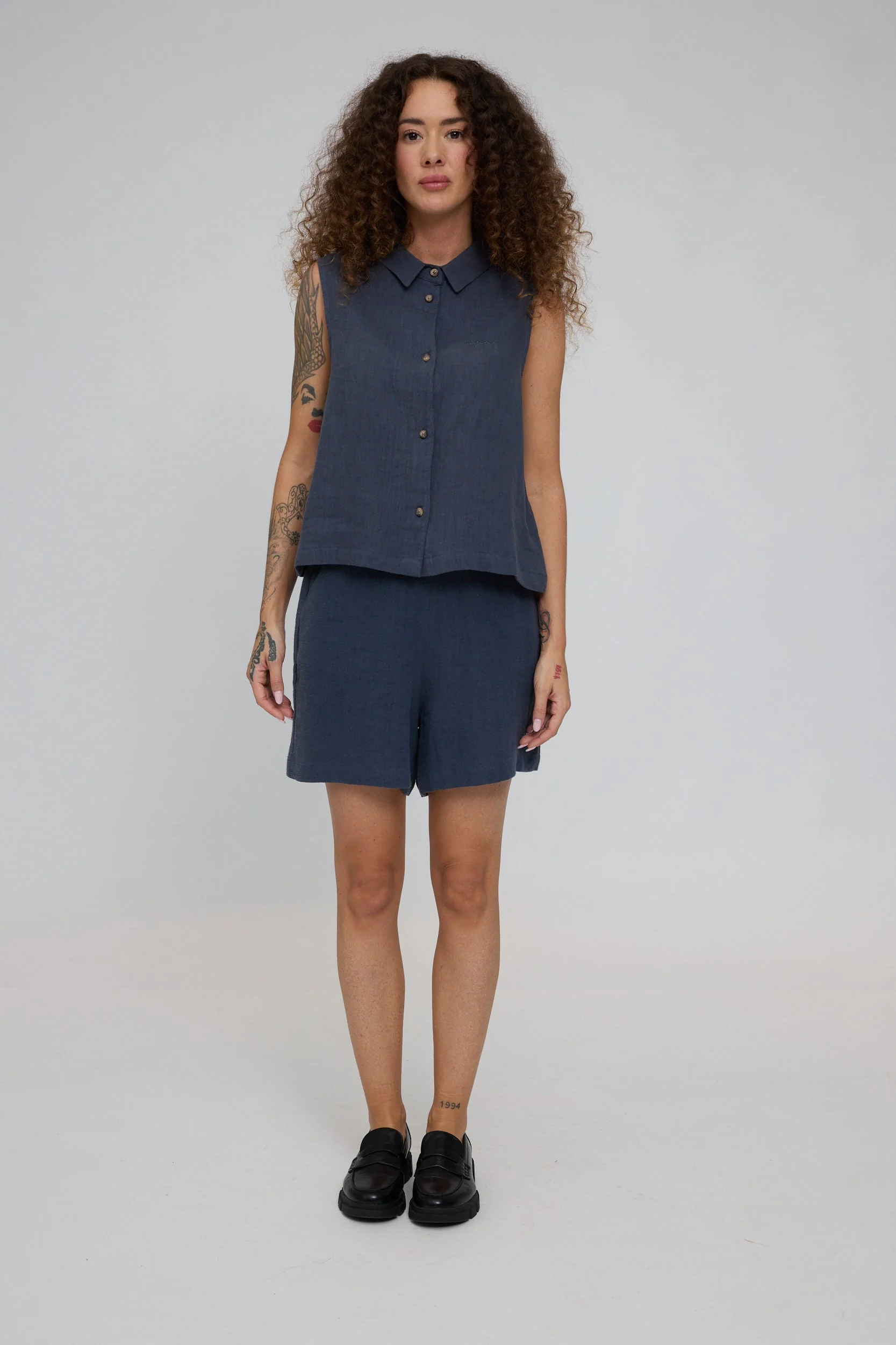 Sleeveless Linen Blouse - Image 10