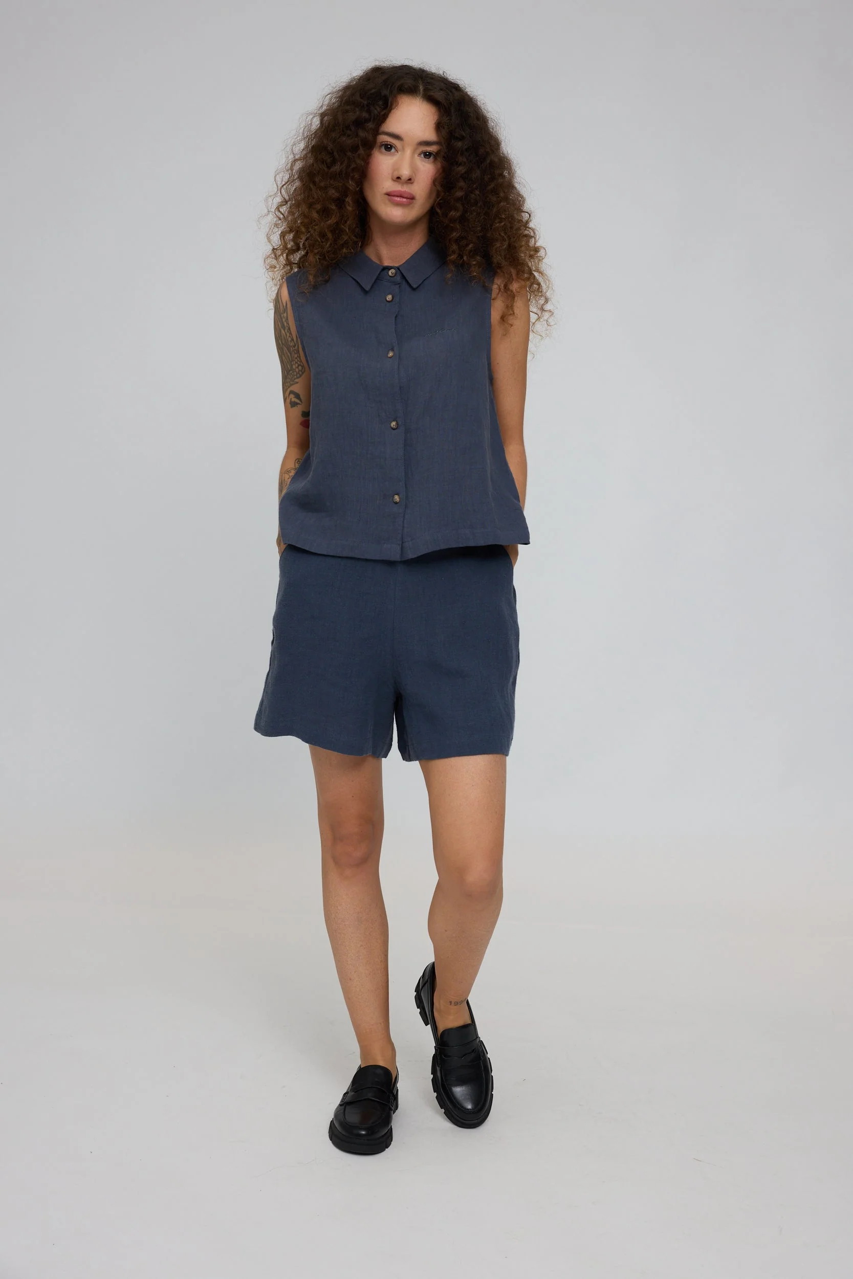 Sleeveless Linen Blouse - Image 11