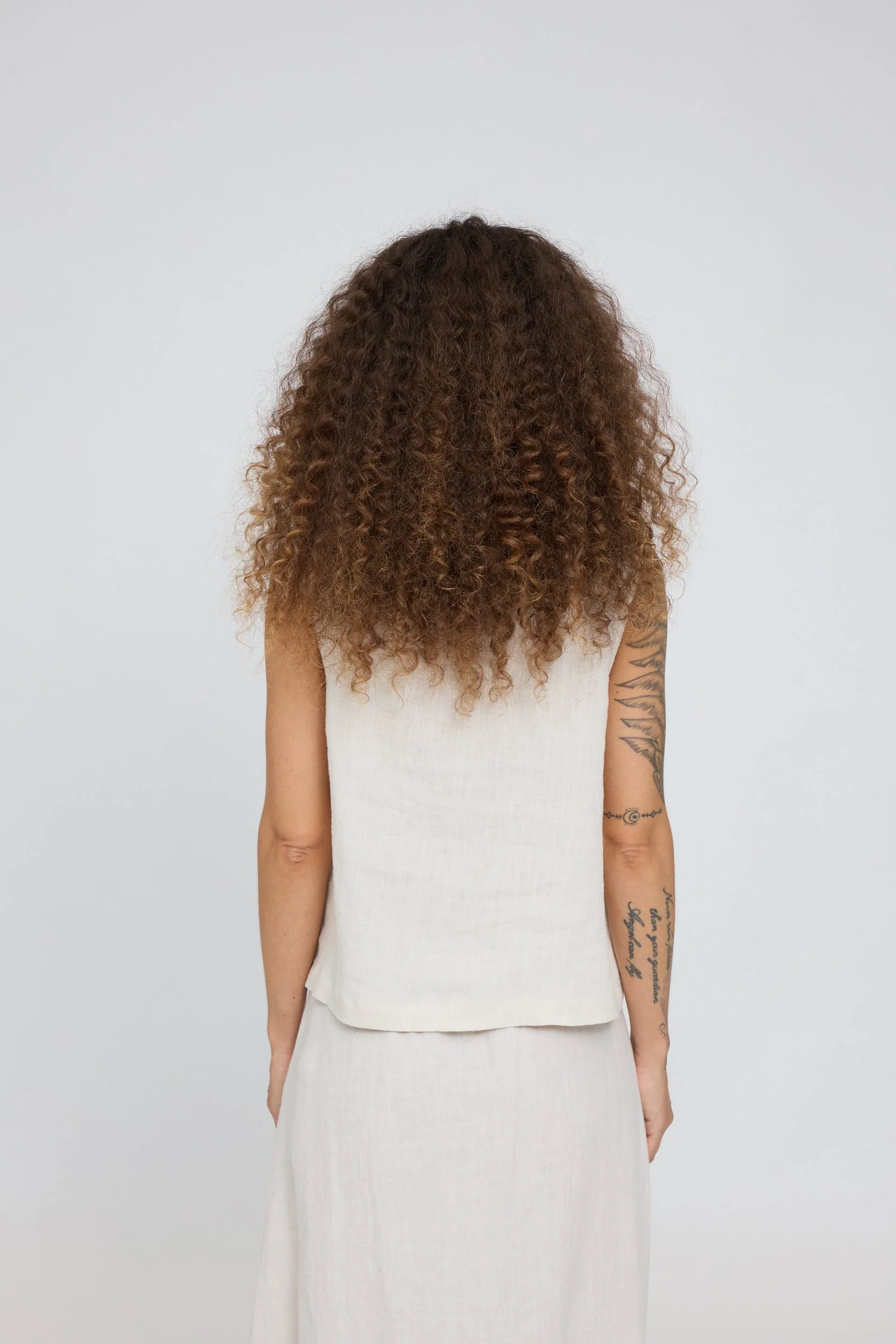 Sleeveless Linen Blouse - Image 14