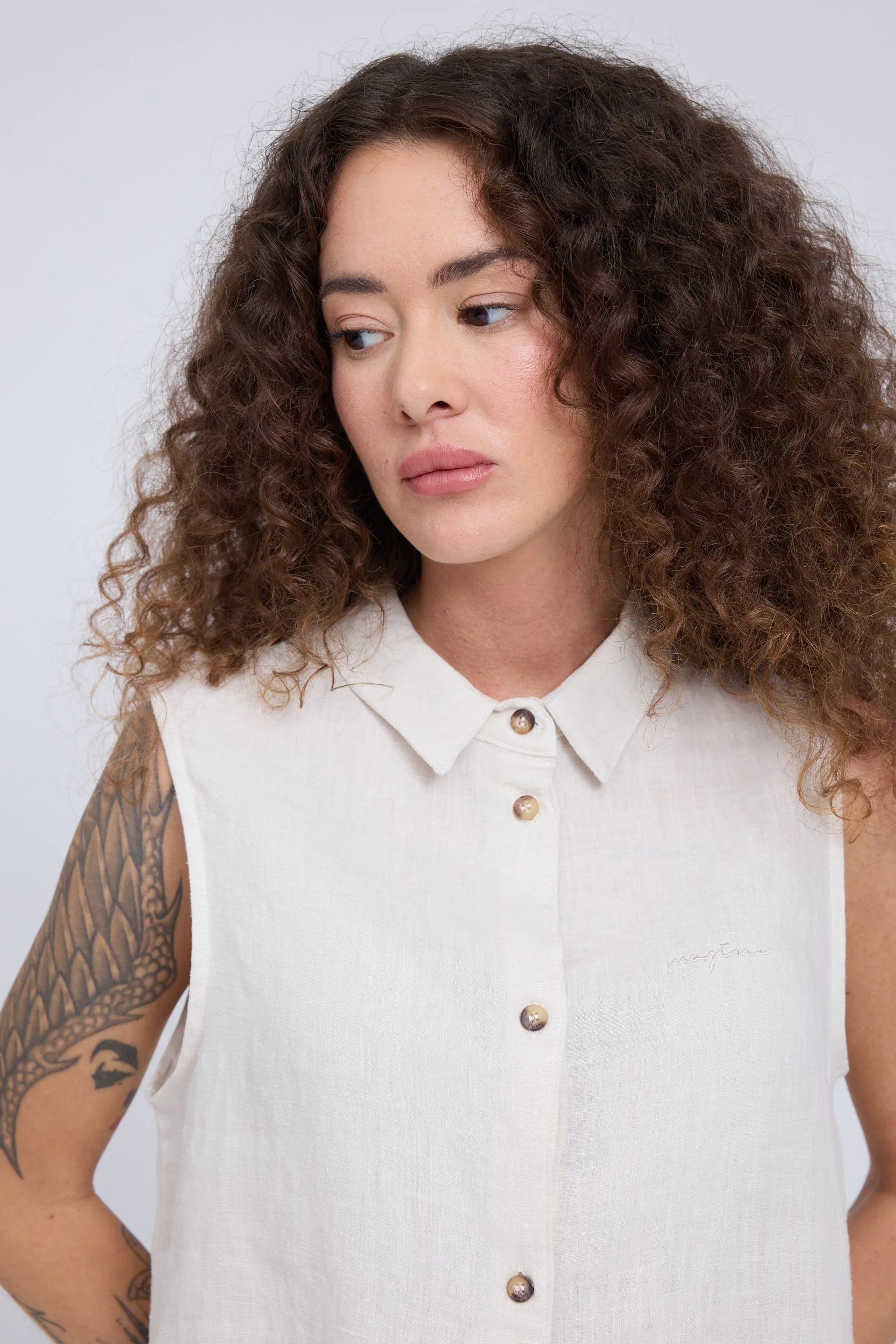 Sleeveless Linen Blouse - Image 15