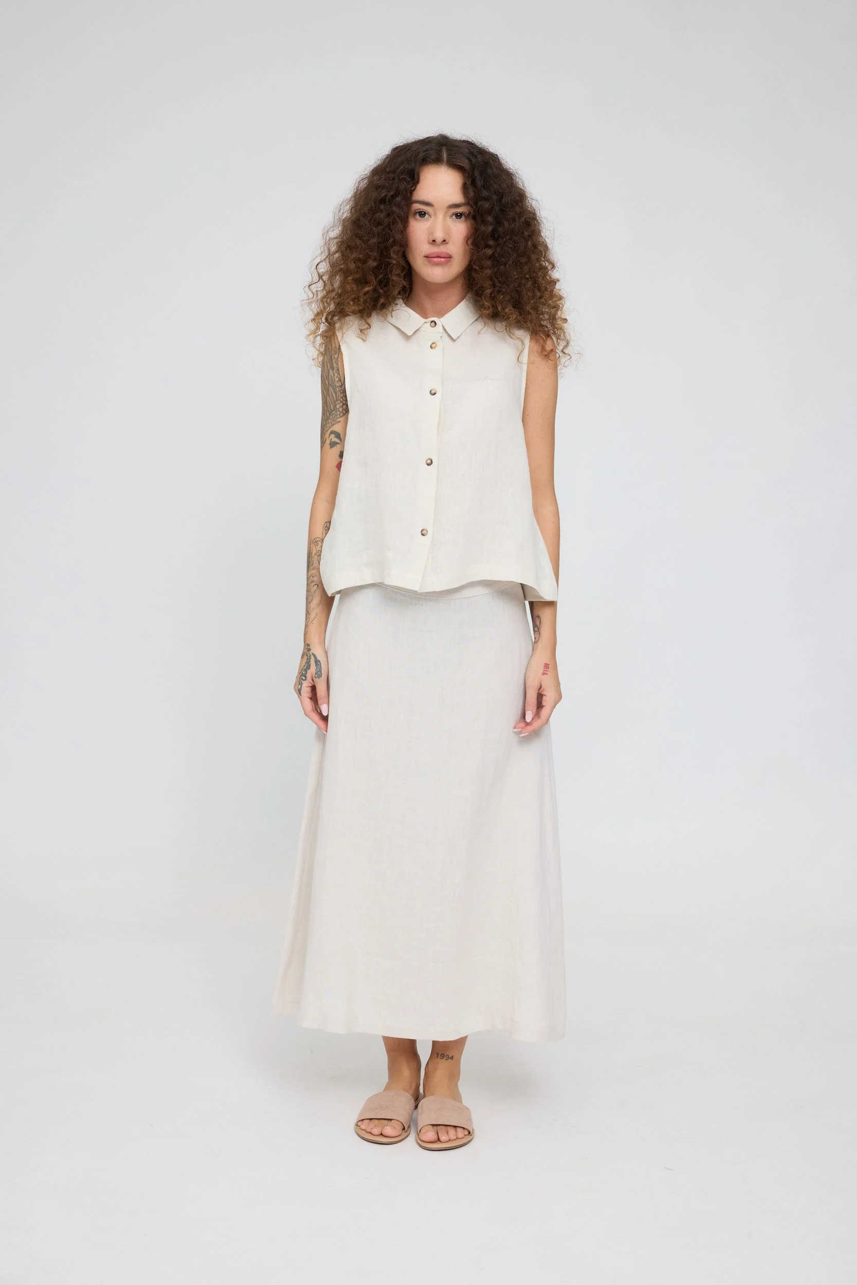 Sleeveless Linen Blouse - Image 16