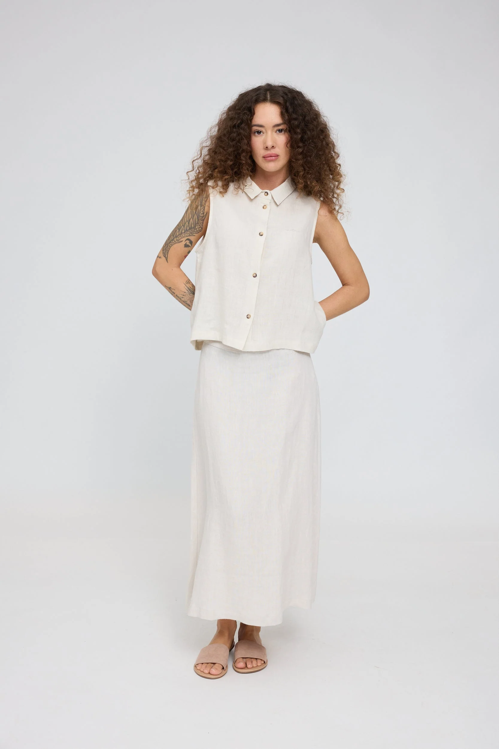 Sleeveless Linen Blouse - Image 17