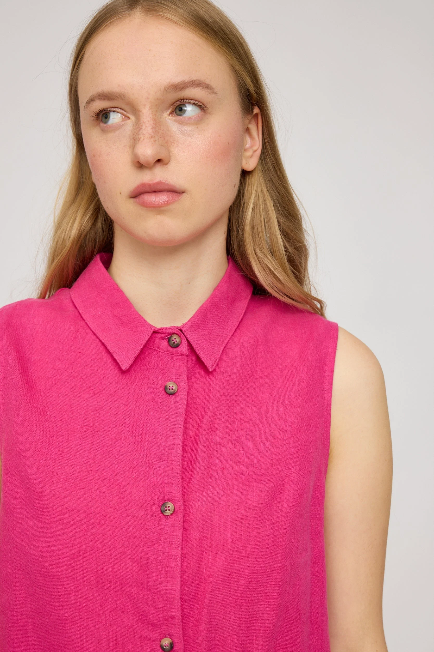 Sleeveless Linen Blouse - Image 21