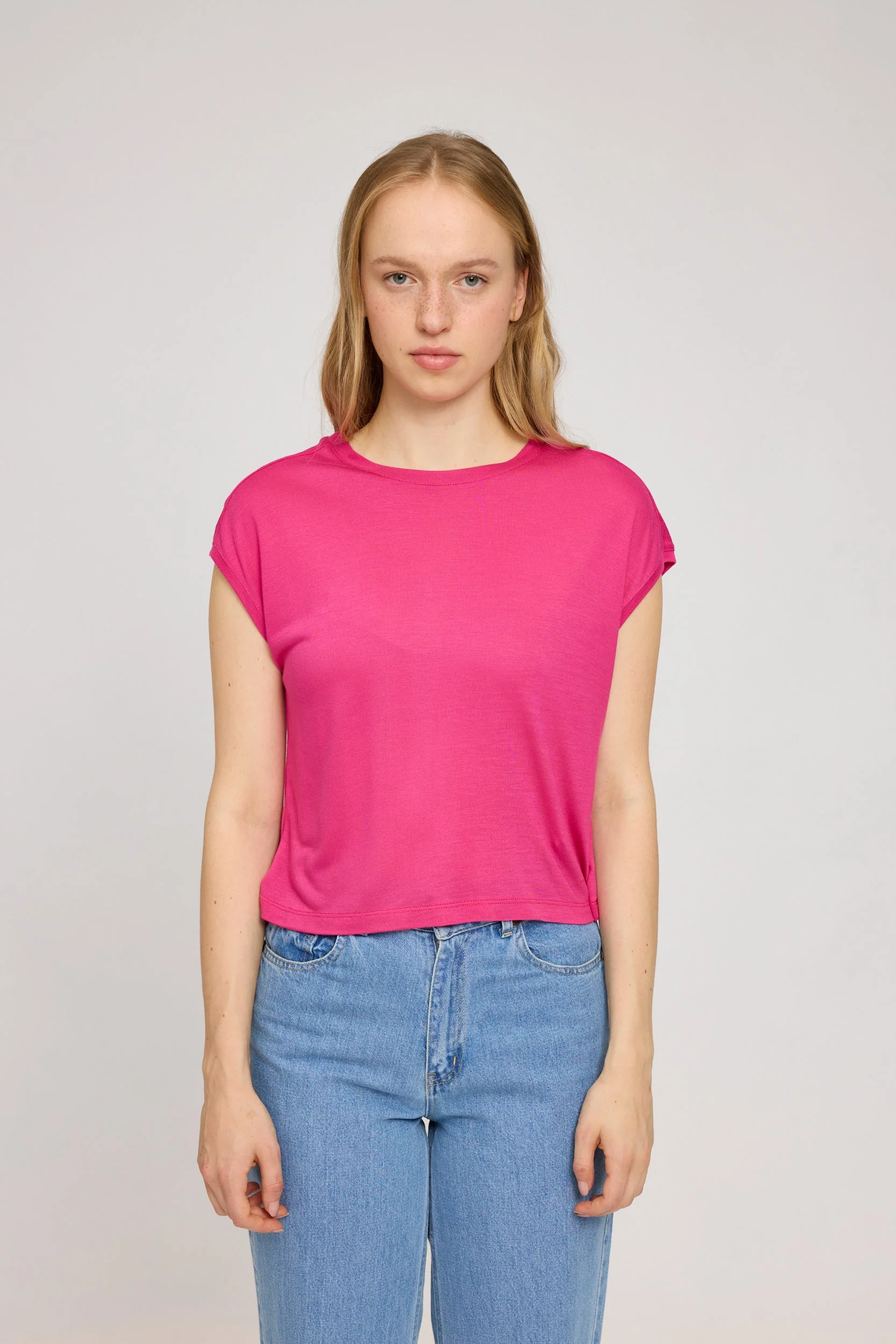 Cropped T Loose Fit - Image 27