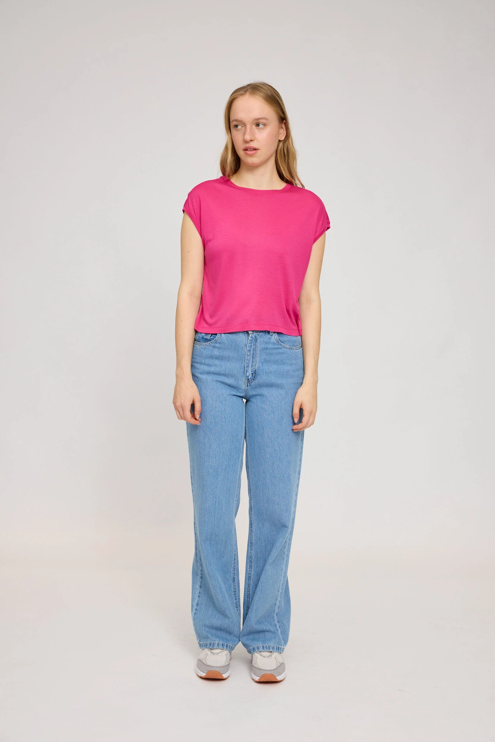 Cropped T Loose Fit - Image 29
