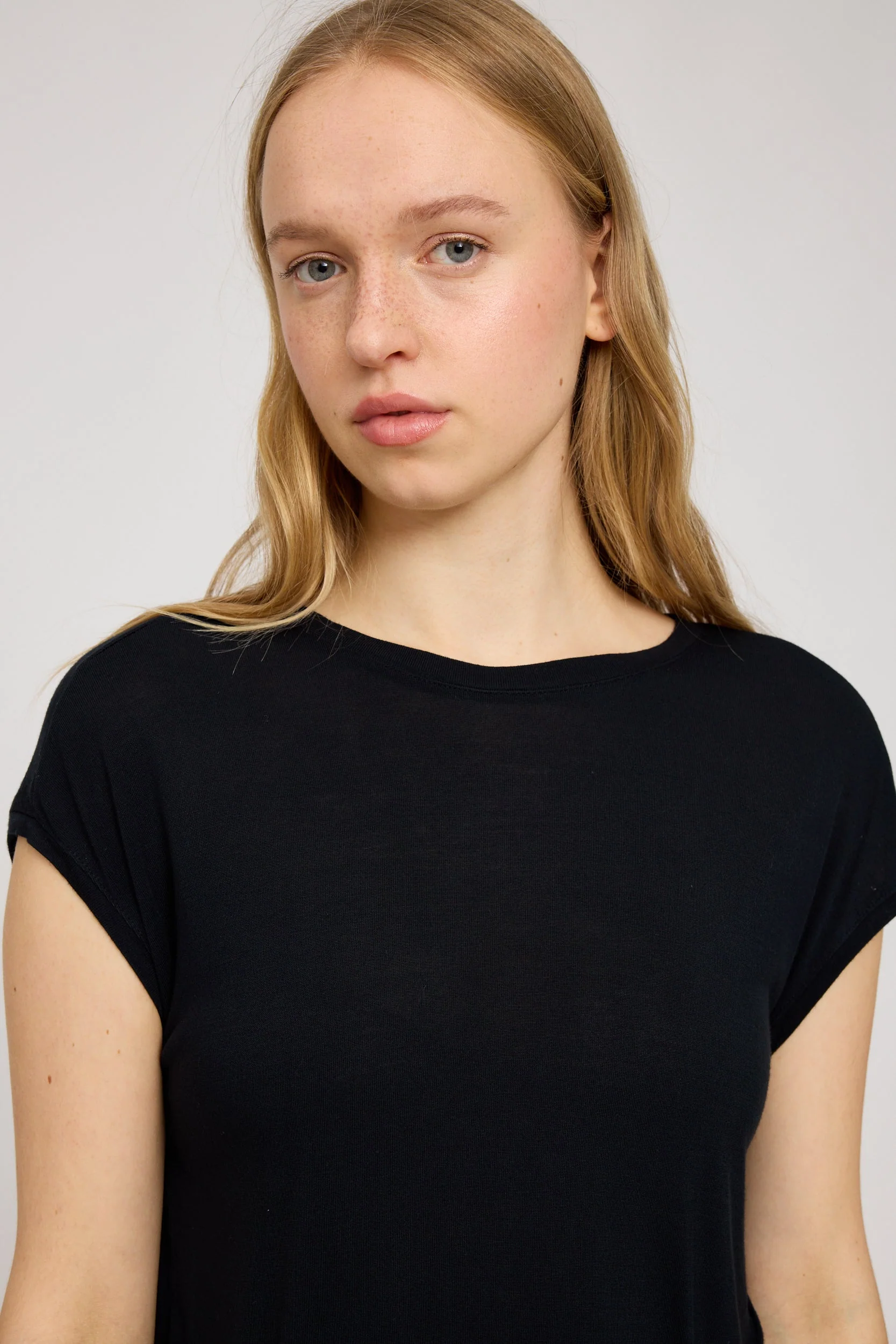 Cropped T Loose Fit - Image 34