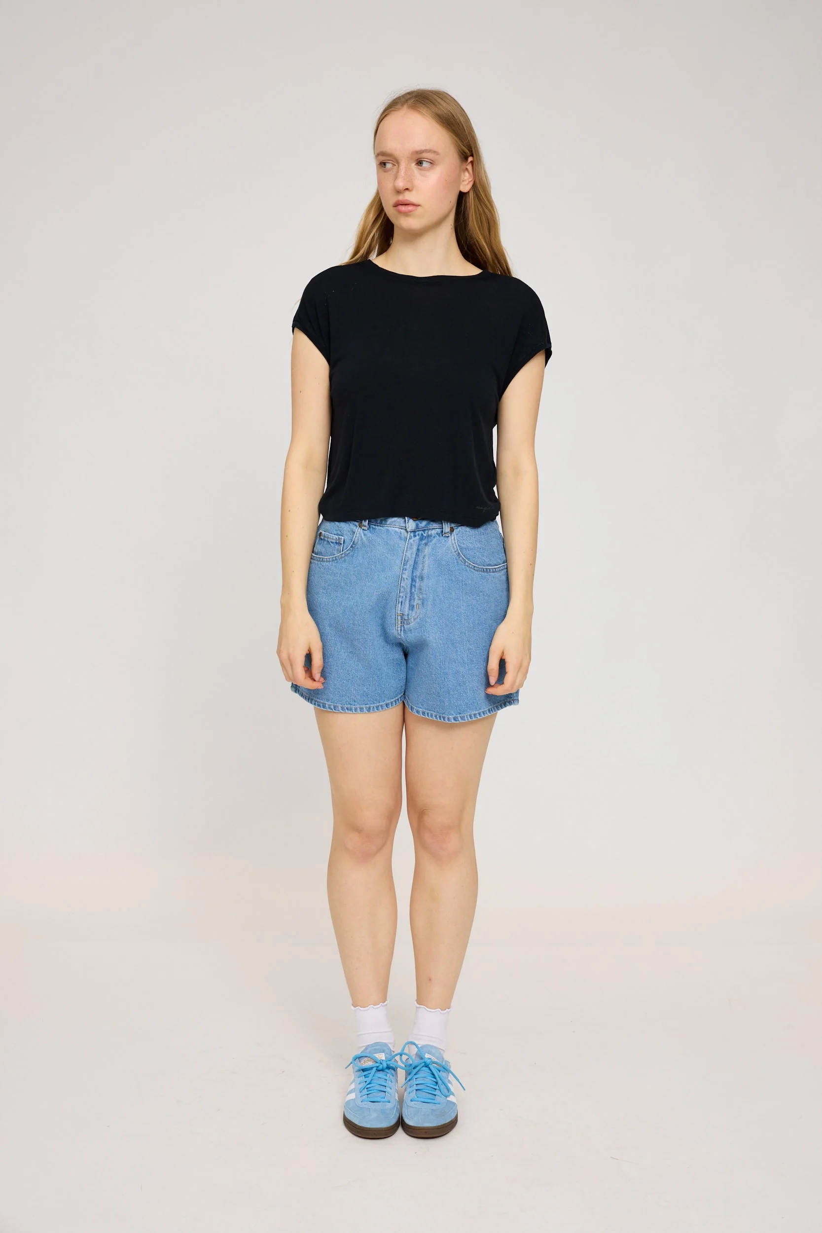 Cropped T Loose Fit - Image 35