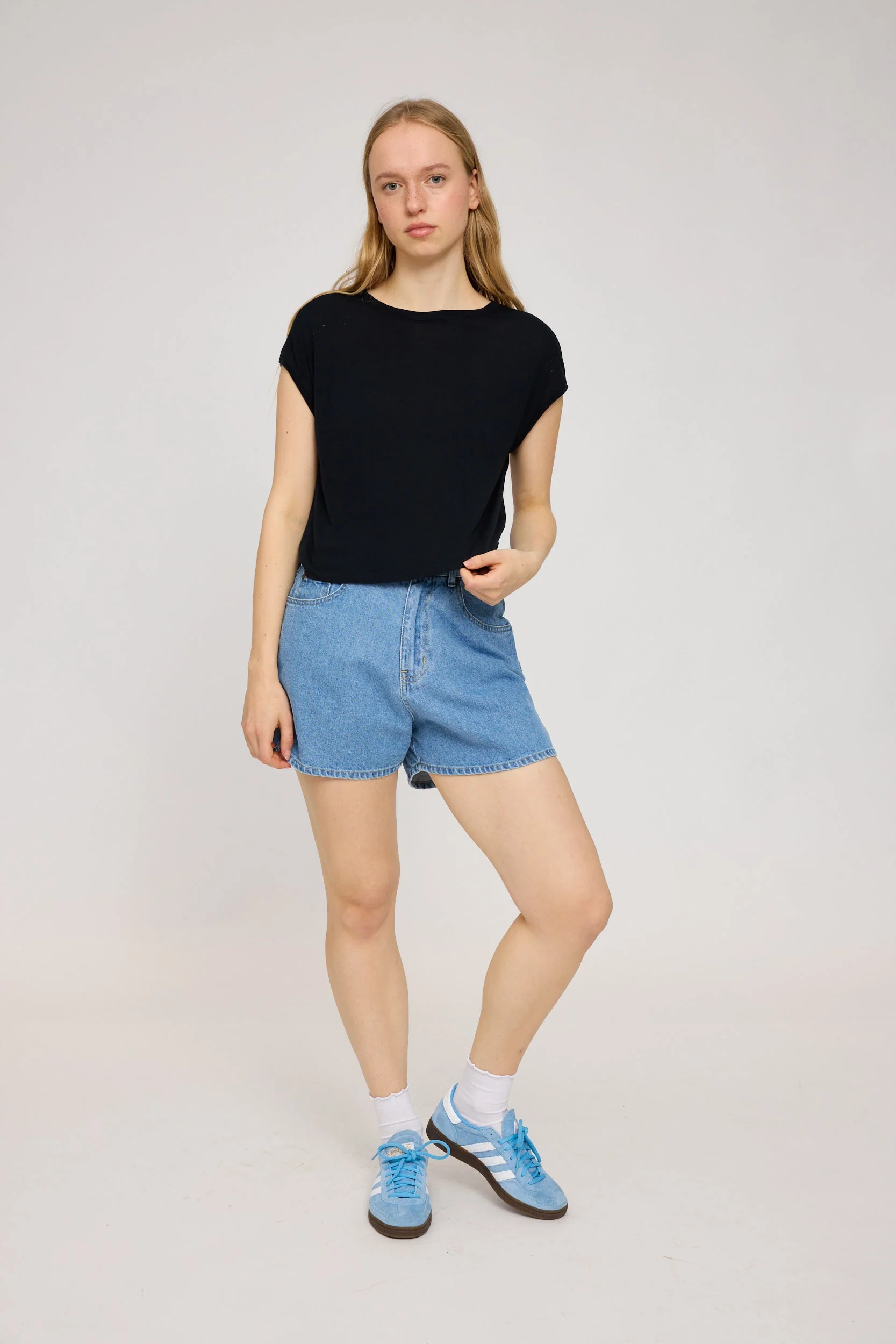 Cropped T Loose Fit - Image 36