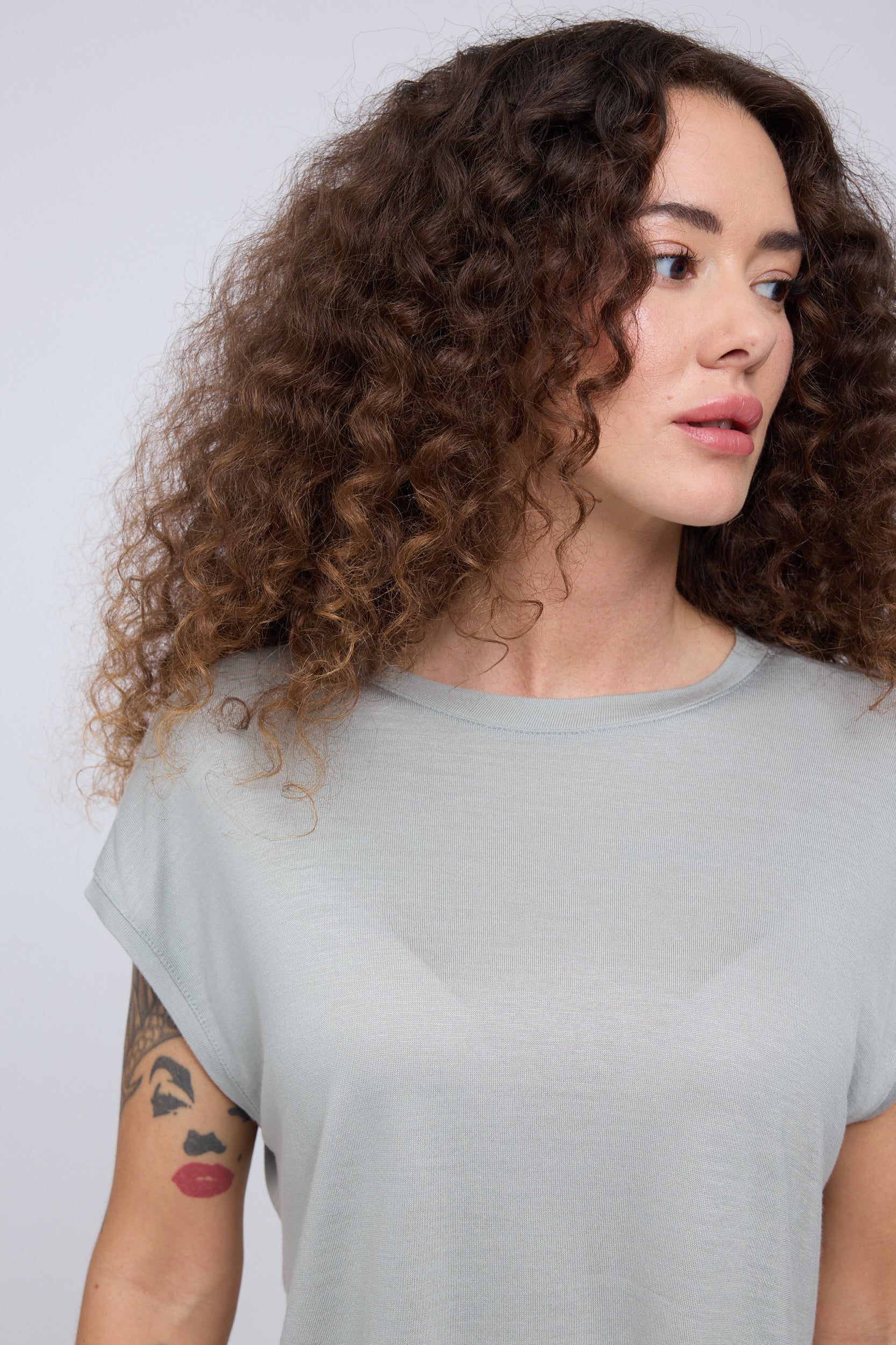 Cropped T Loose Fit - Image 40