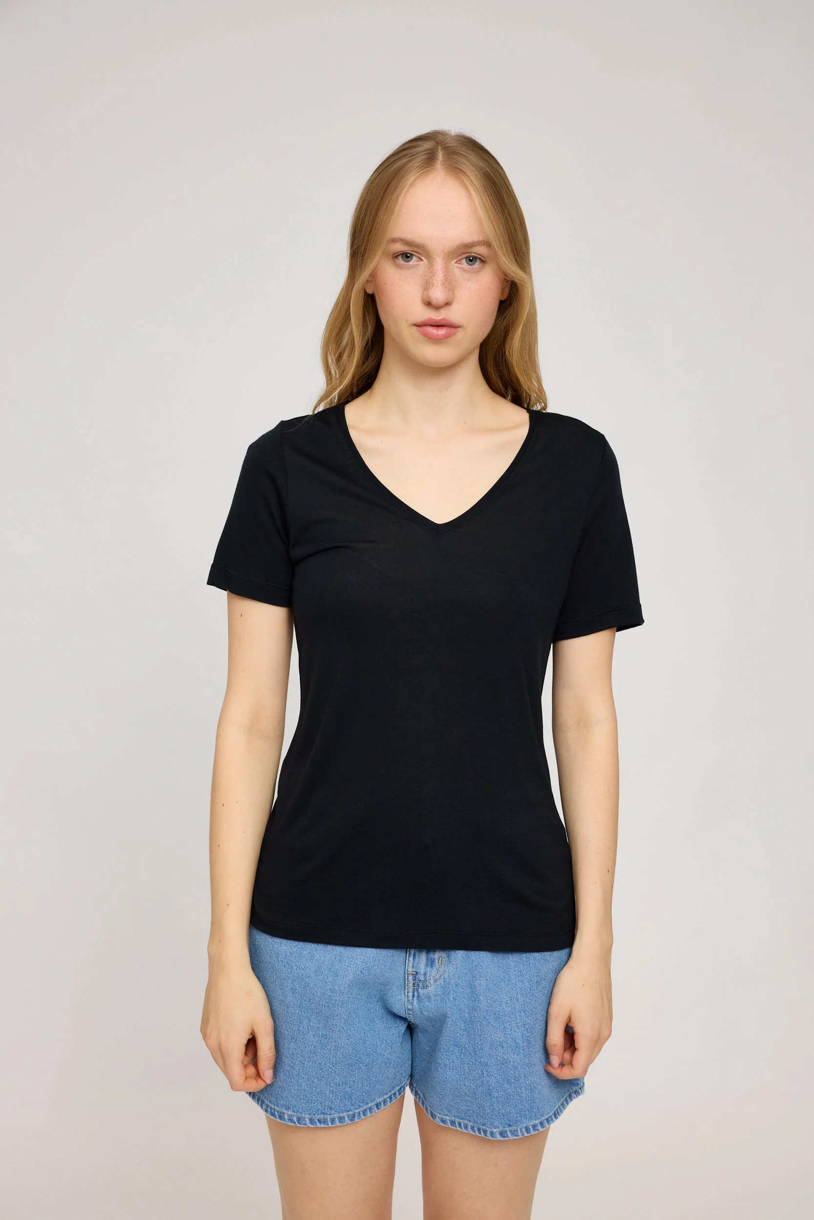 Basic T V-Neck - Image 18