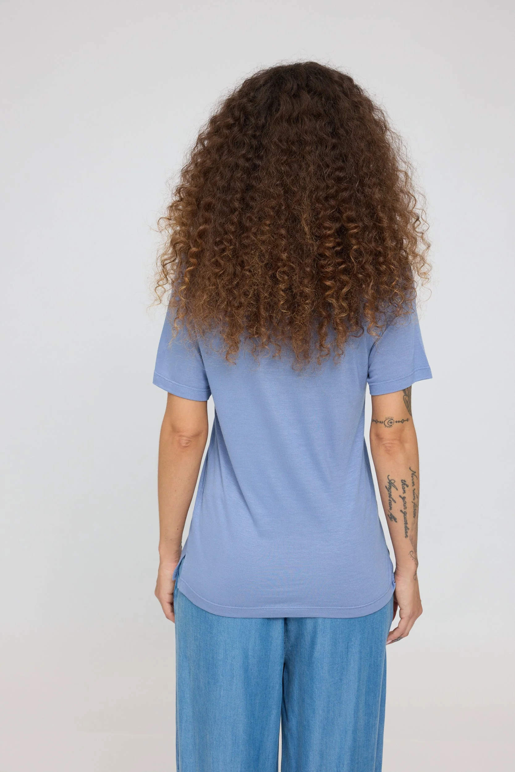Basic T V-Neck - Image 8