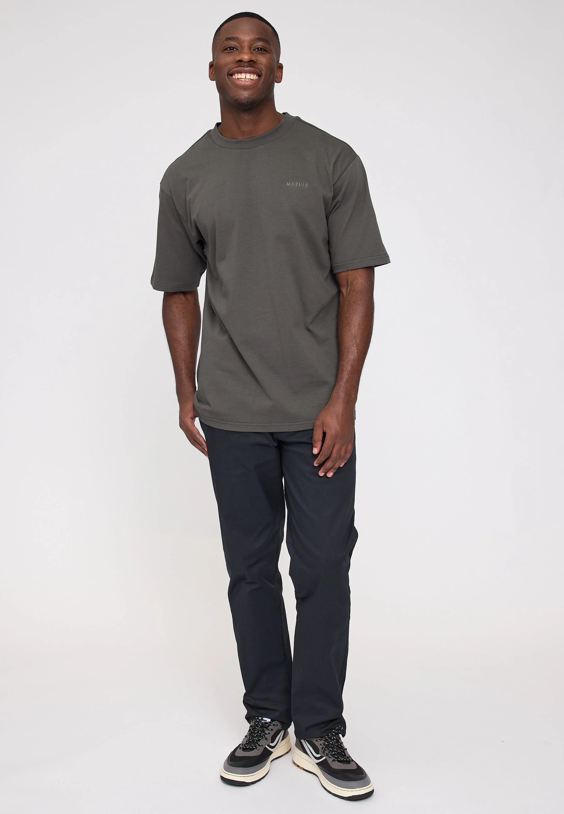 Heavy Basic T-Shirt - Image 11