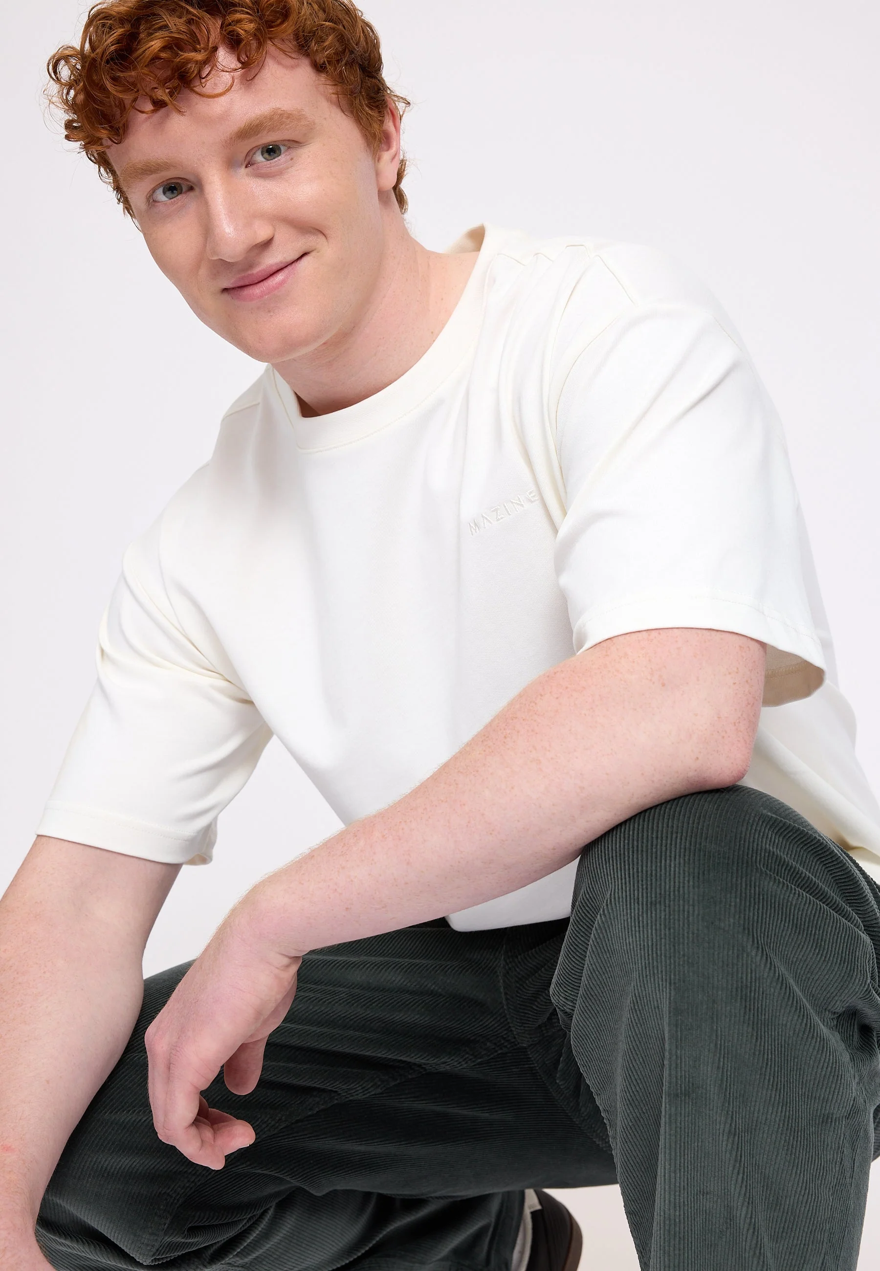Heavy Basic T-Shirt - Image 17