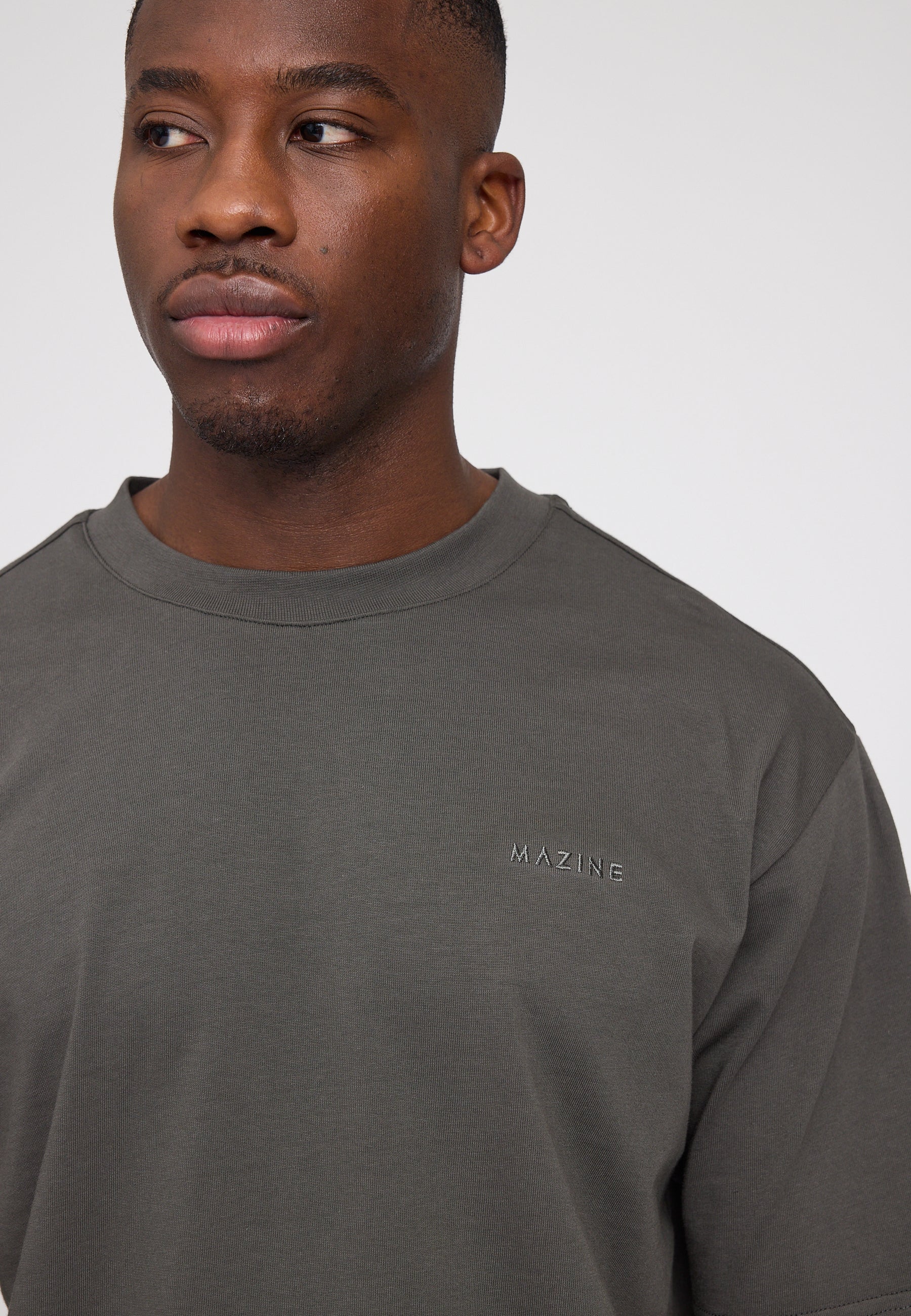 Heavy Basic T-Shirt - Image 9