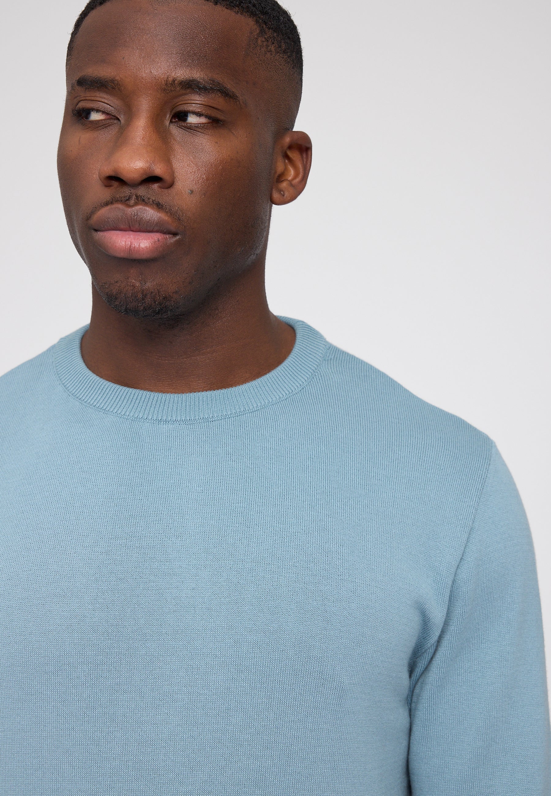 Fine Knit Crew Neck Jumper - Image 9
