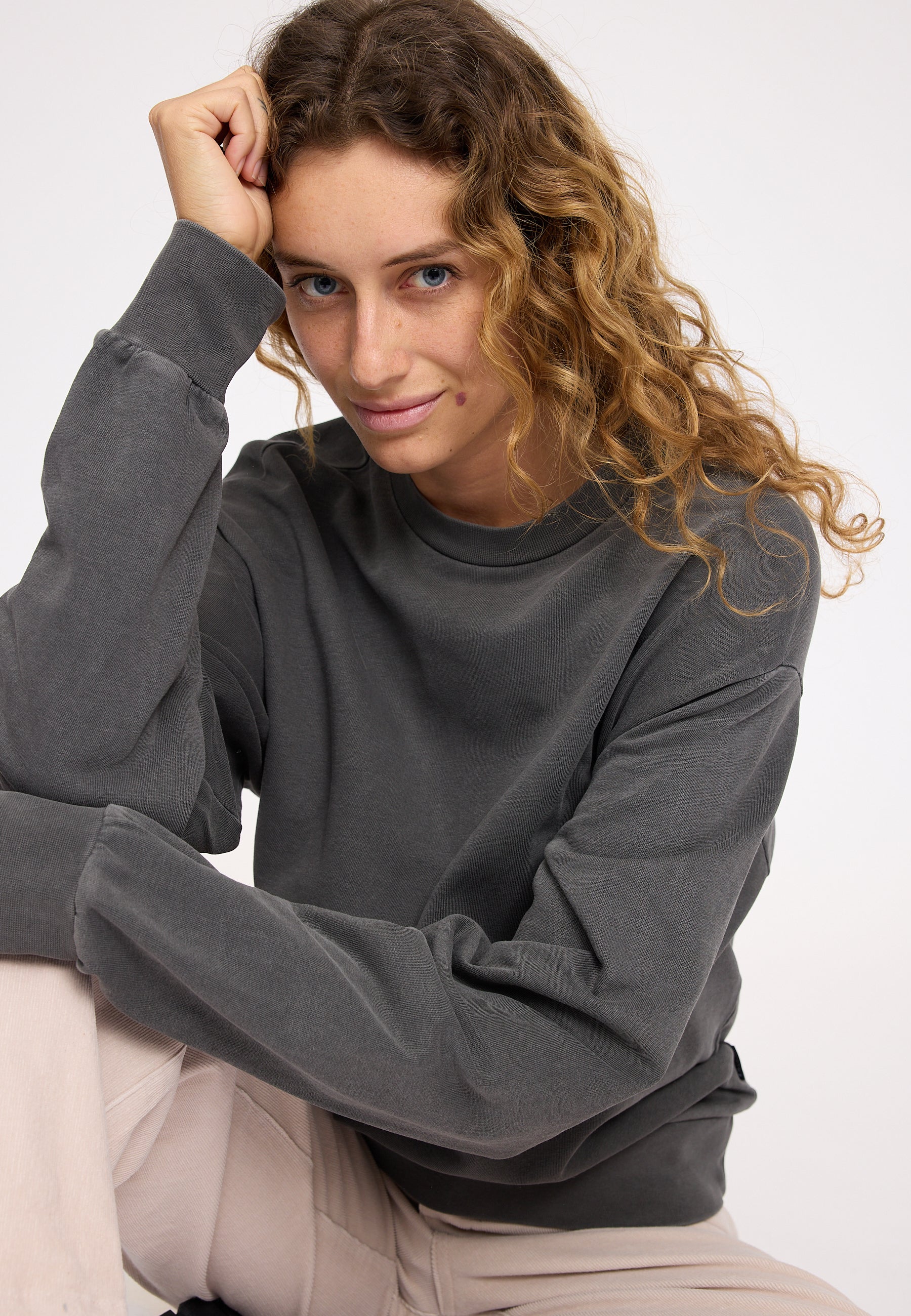 Genderless Natural Dye Sweatshirt - Image 5