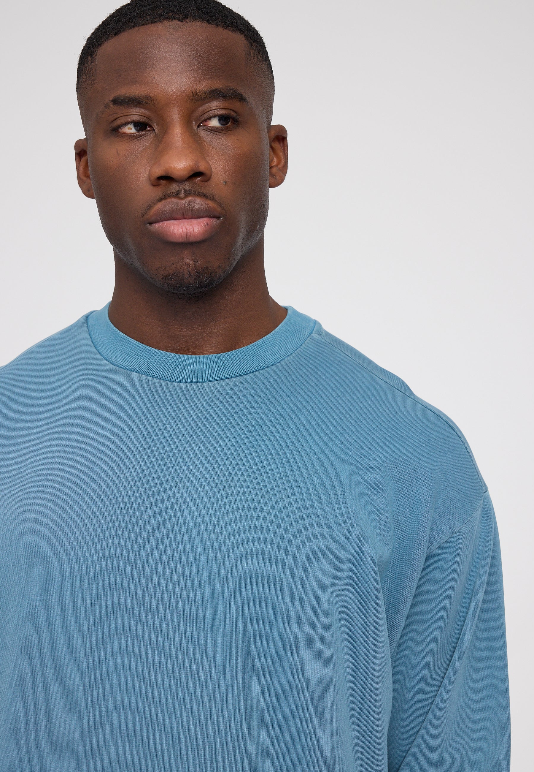 Genderless Natural Dye Sweatshirt - Image 9
