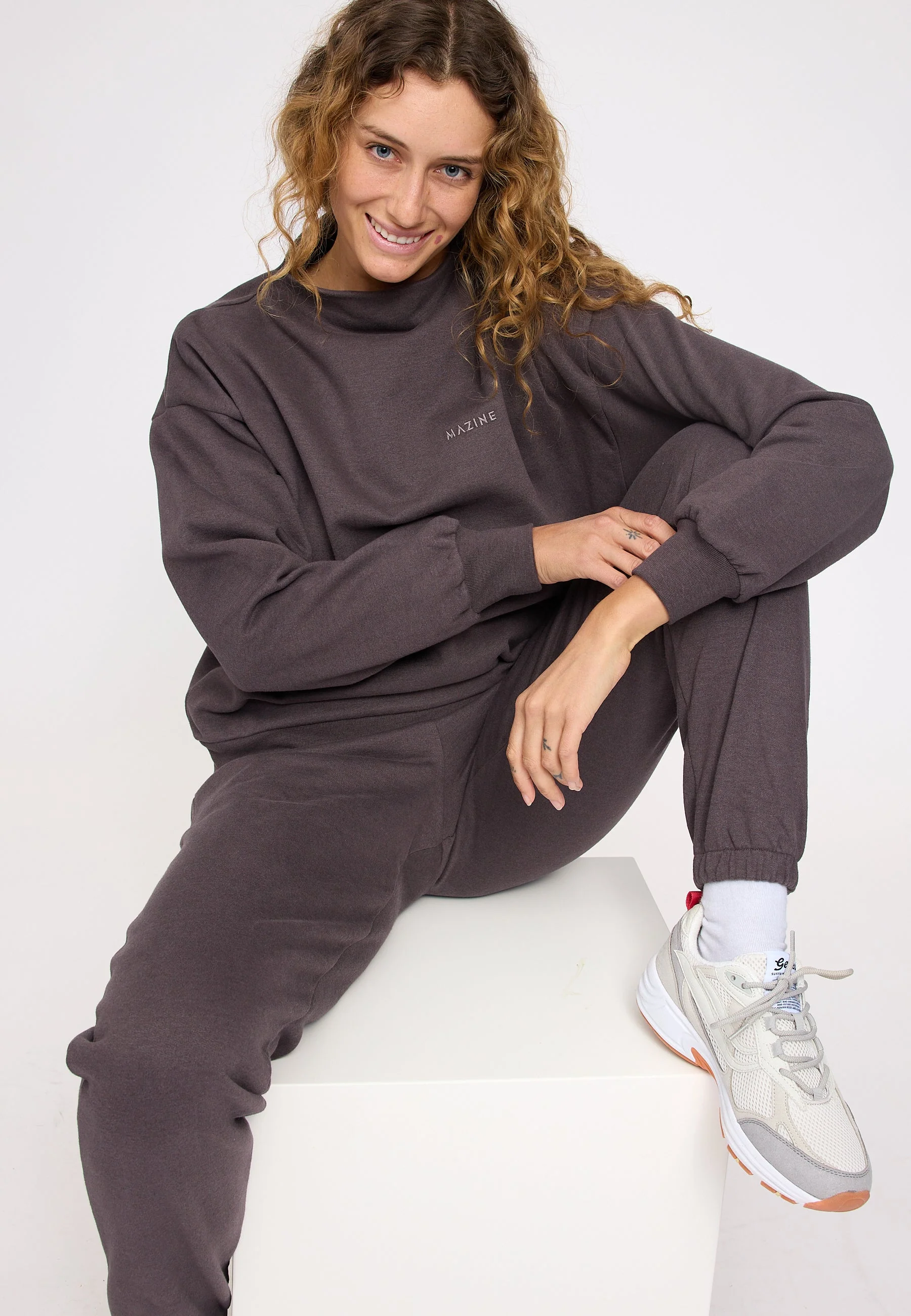 Soft Fabric Mock Turtleneck - Image 17