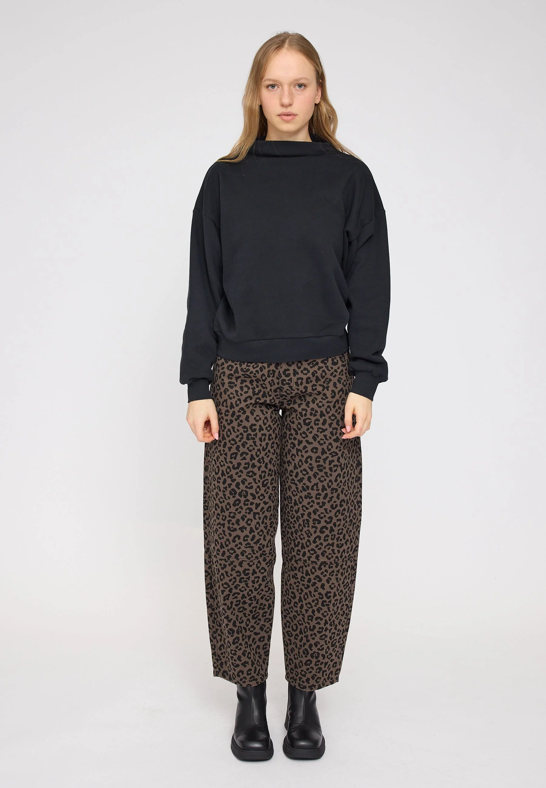 Soft Fabric Mock Turtleneck - Image 22