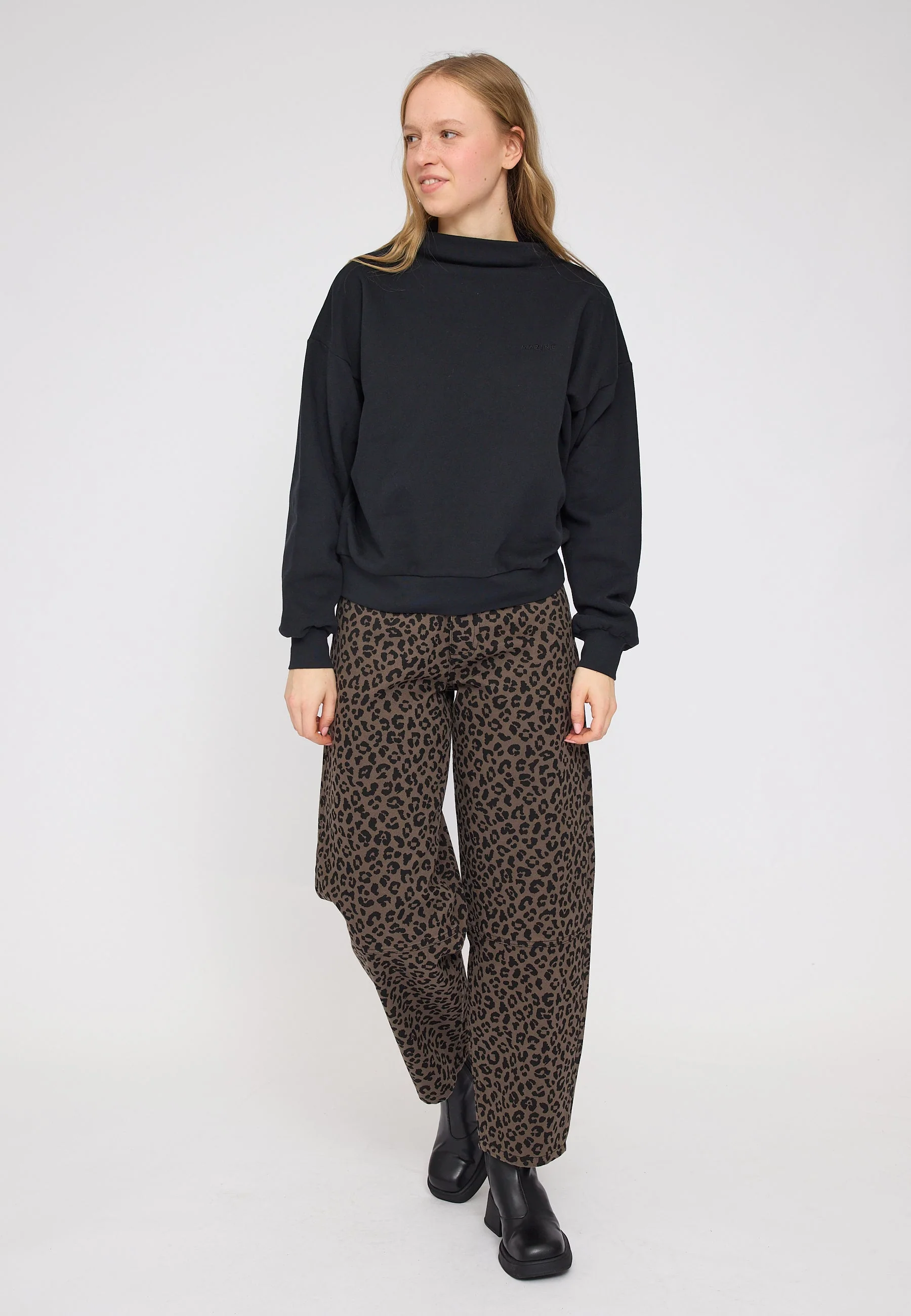 Soft Fabric Mock Turtleneck - Image 23