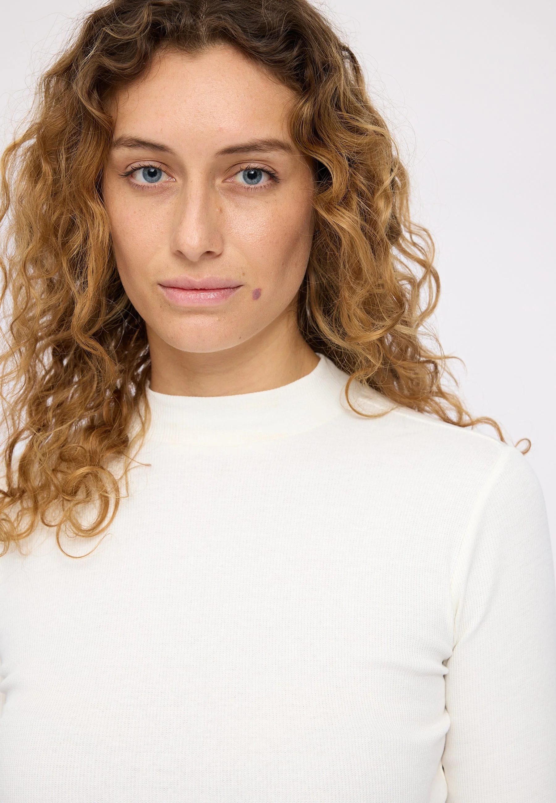 Turtleneck Longsleeve - Image 15