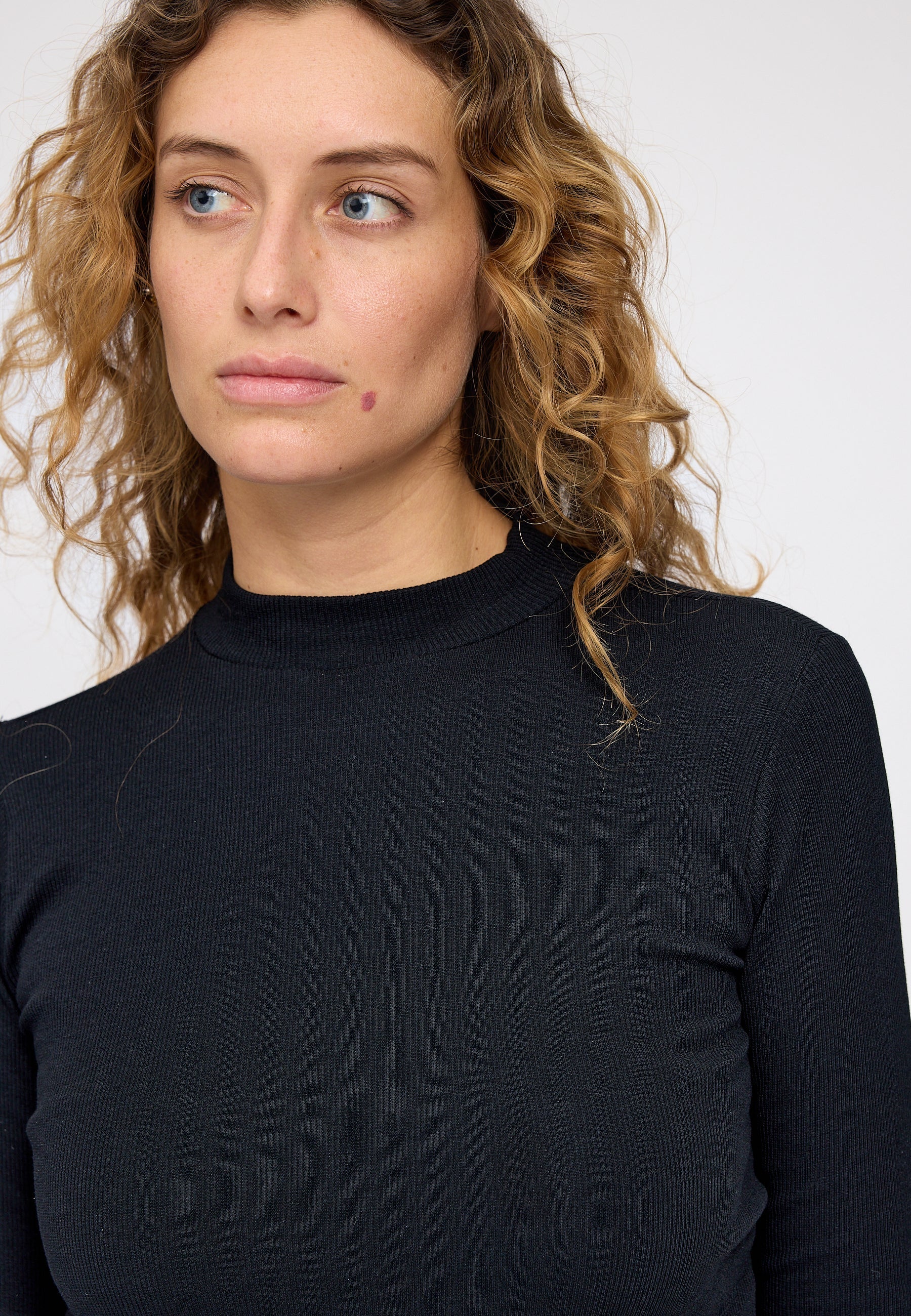 Turtleneck Longsleeve - Image 3