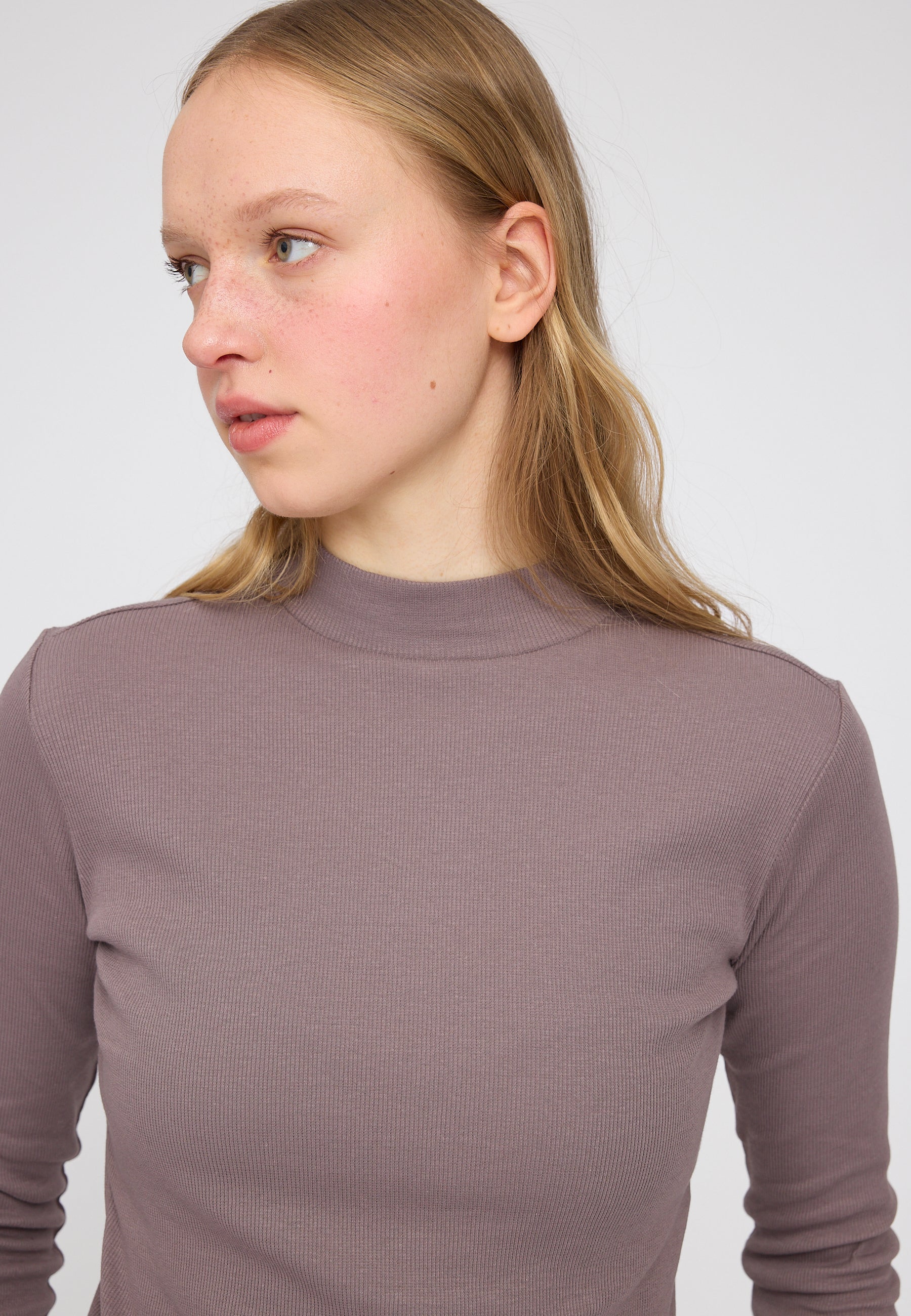 Turtleneck Longsleeve - Image 9