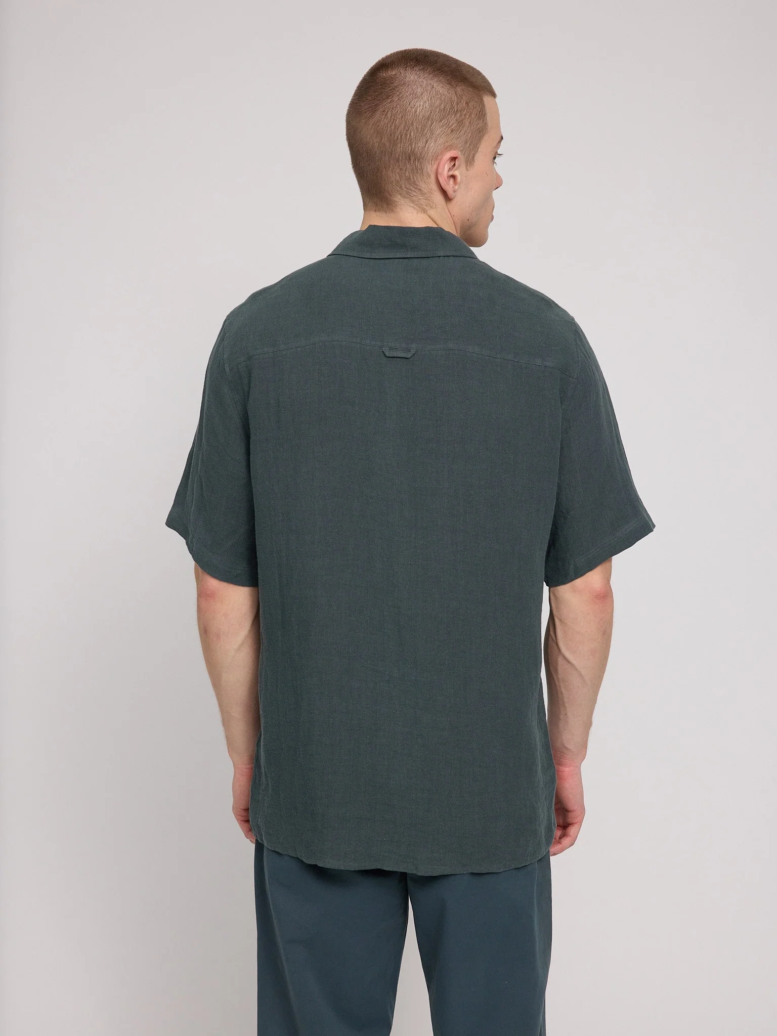 Shortsleeve Linen Shirt - Image 15