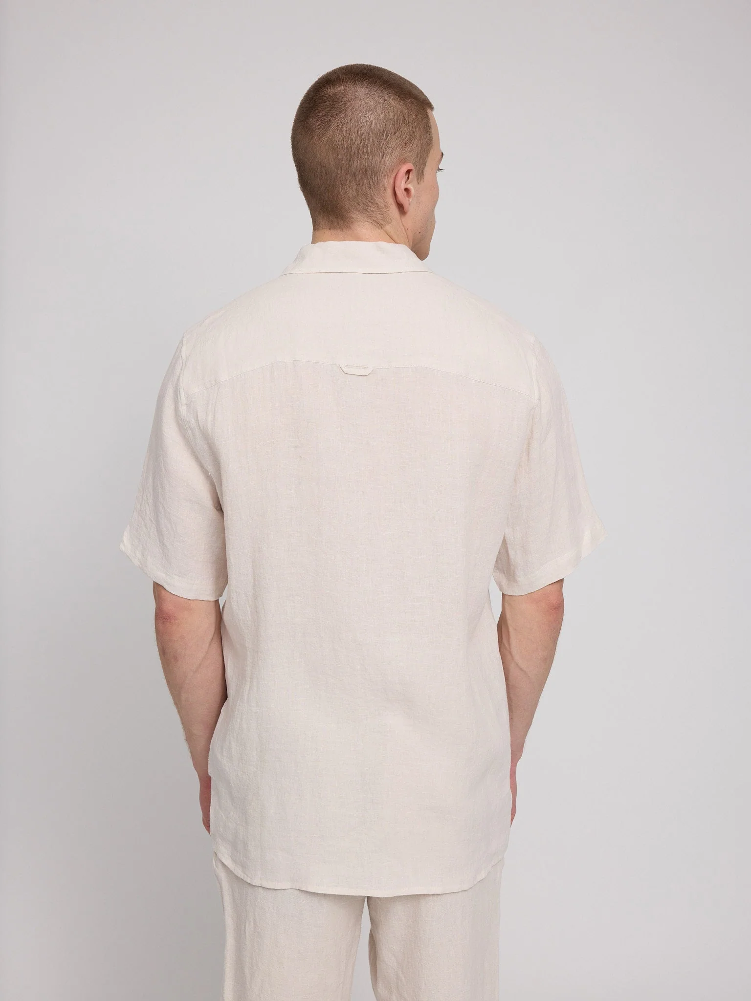 Shortsleeve Linen Shirt - Image 29