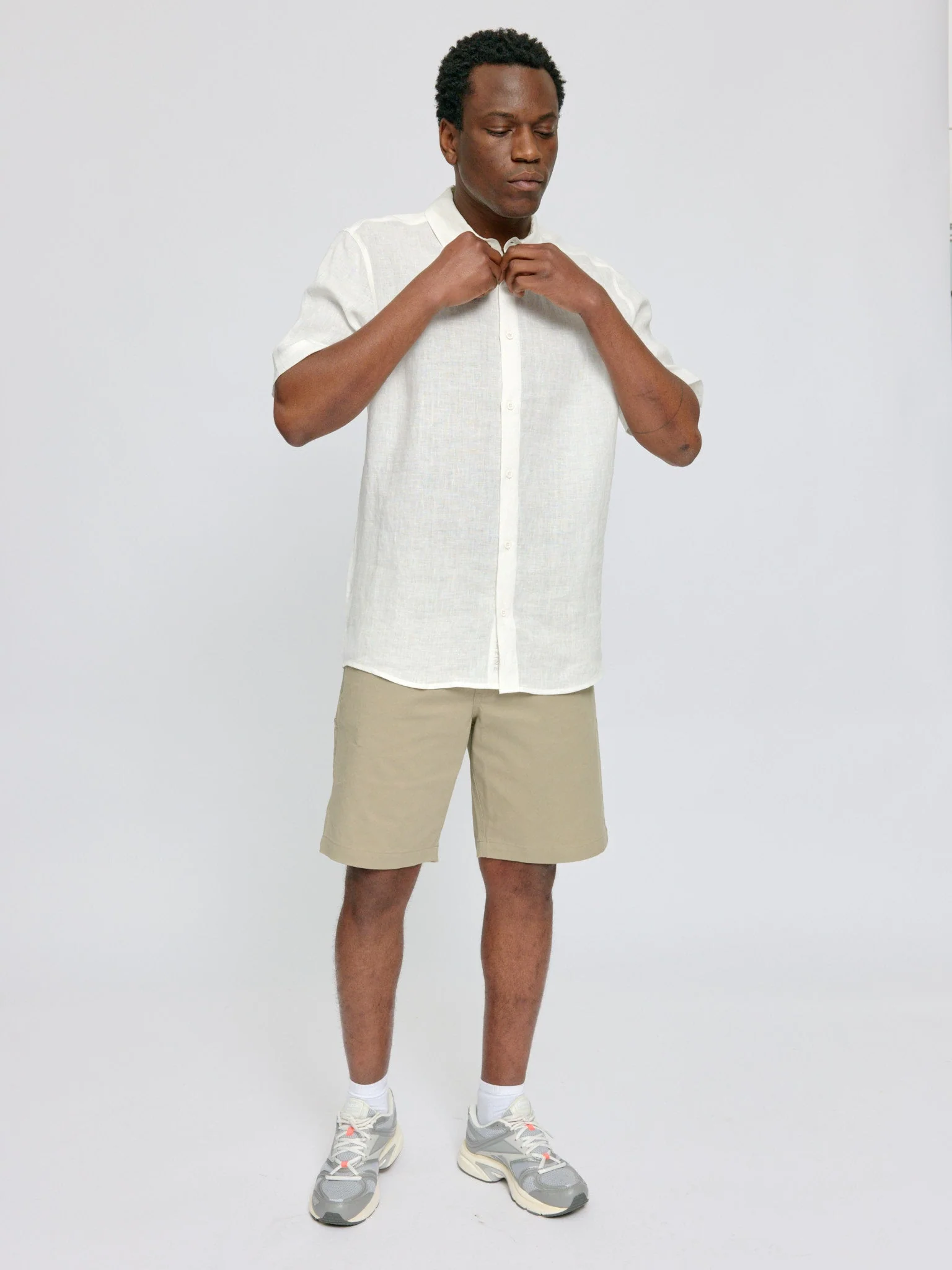 Shortsleeve Linen Shirt - Image 40