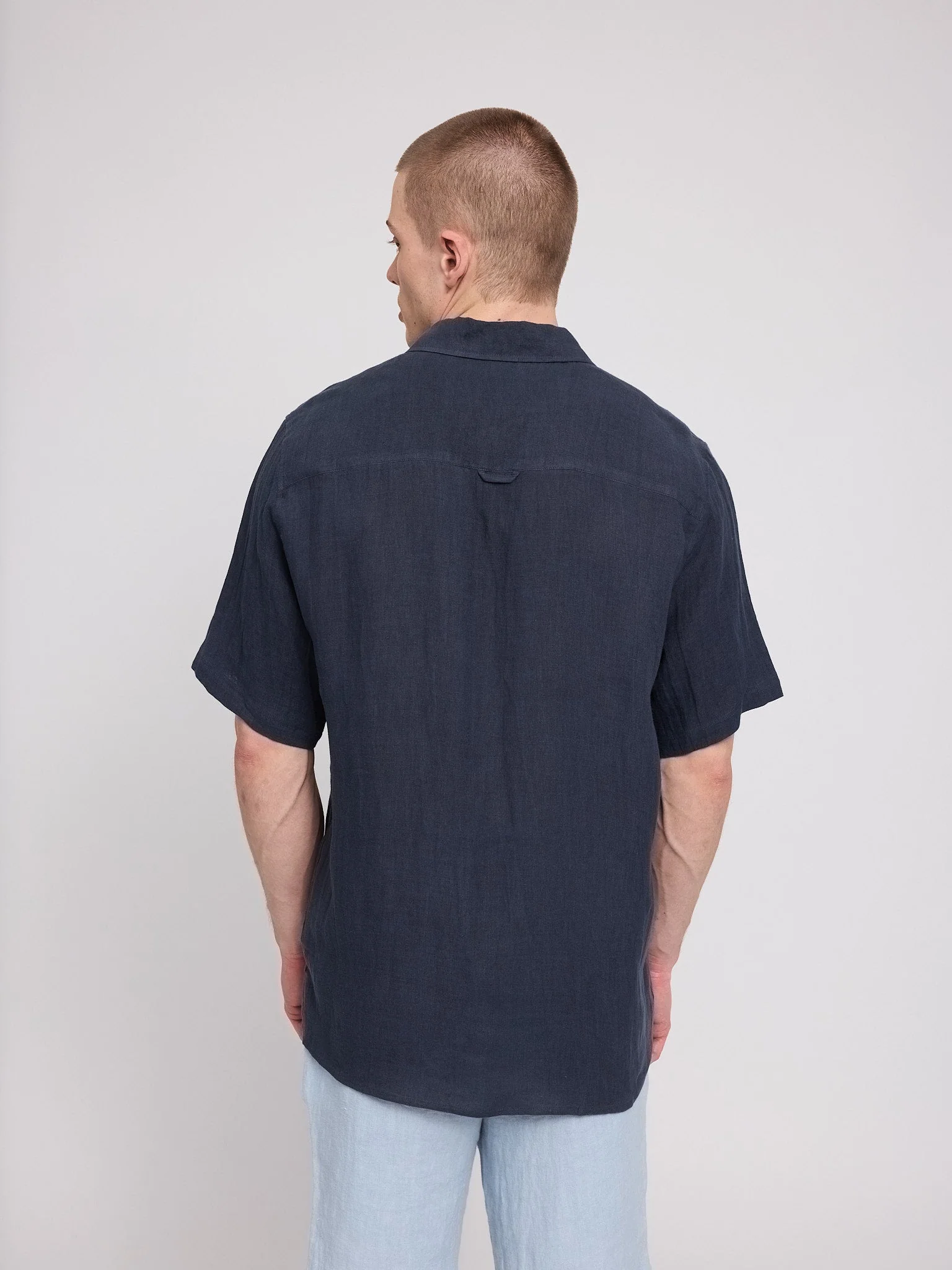 Shortsleeve Linen Shirt - Image 8