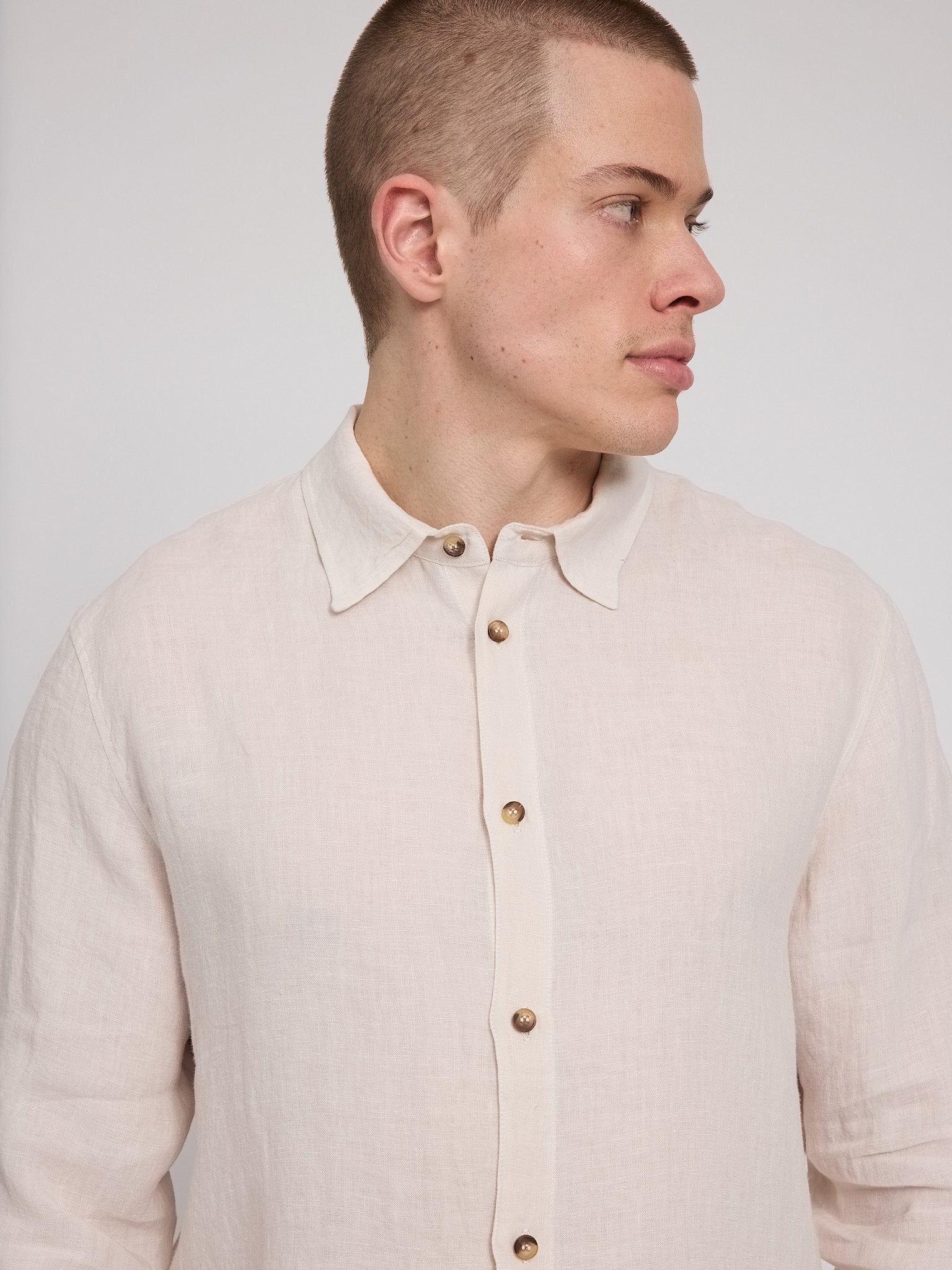 Classic Linen Shirt - Image 24