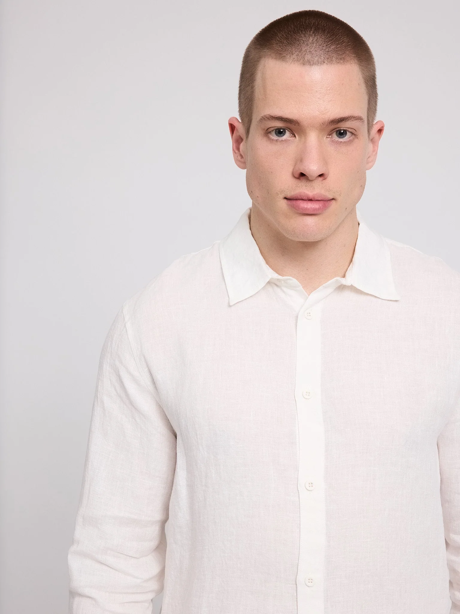Classic Linen Shirt - Image 33
