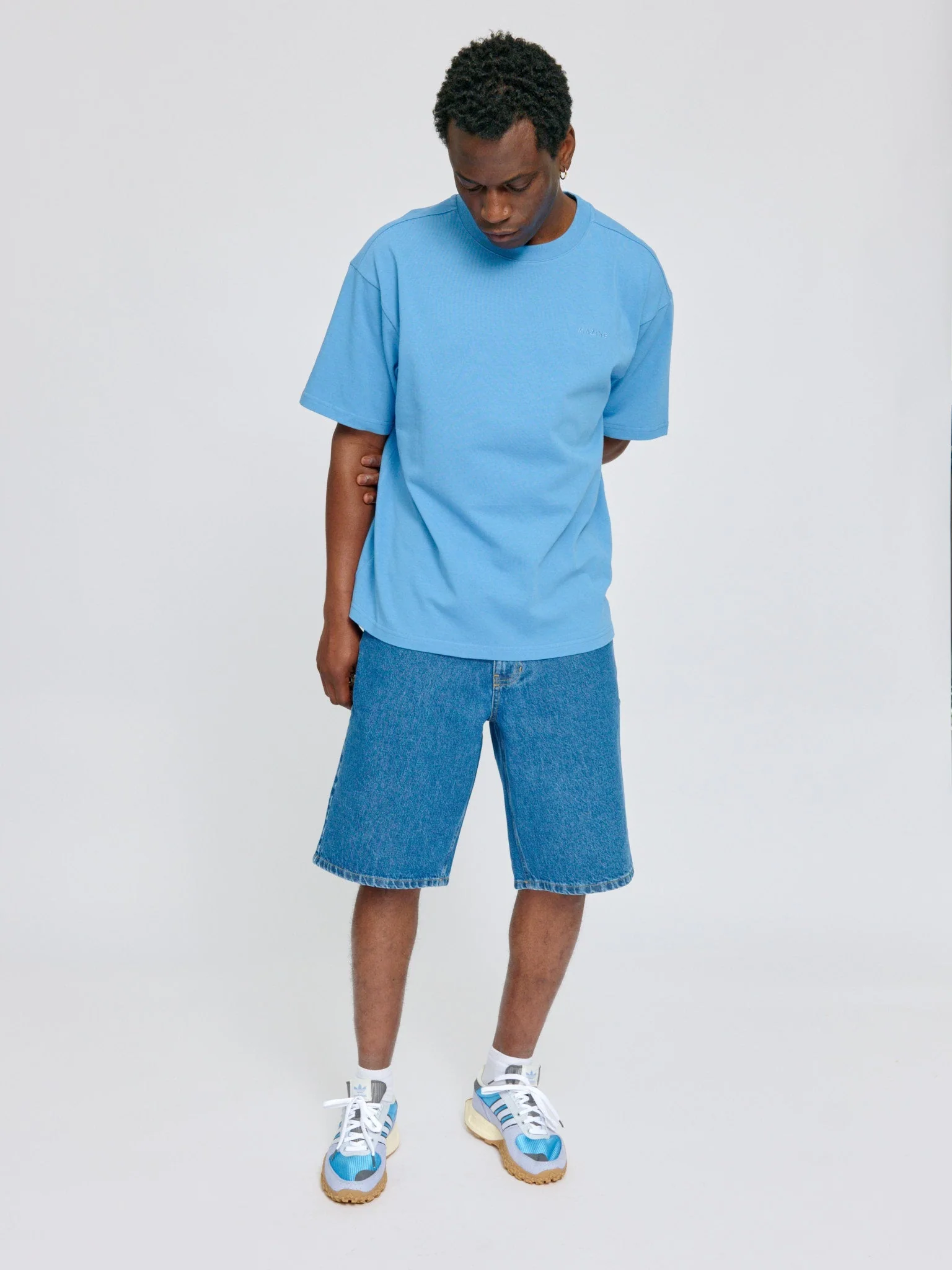 Heavy Basic T-Shirt - Image 11