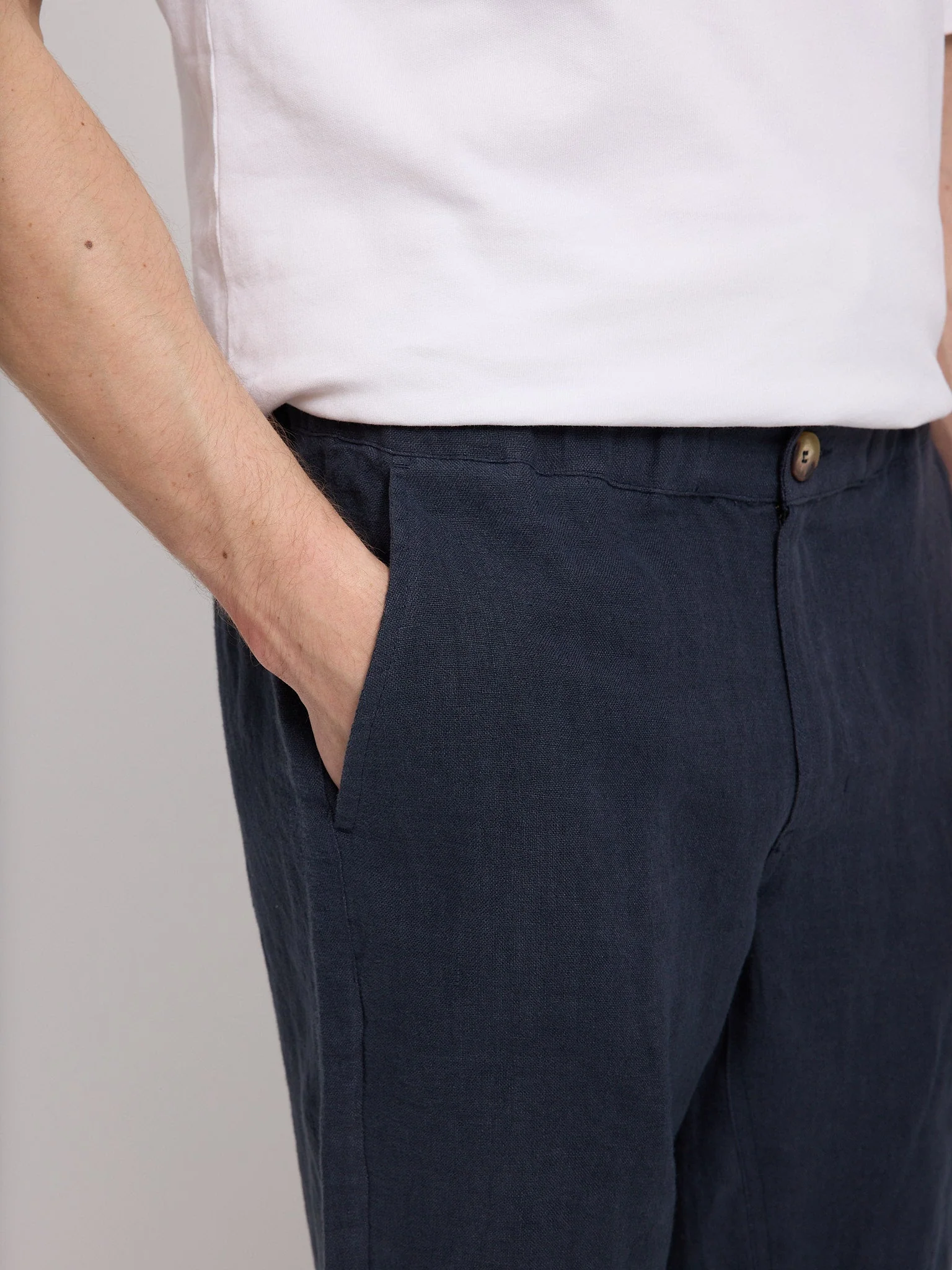 Regular Linen Shorts - Image 4