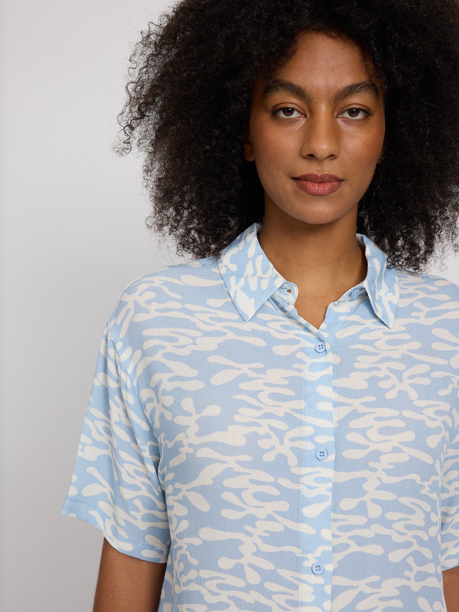 Printed Short Sleeve Crinkle Shirt - Image 3