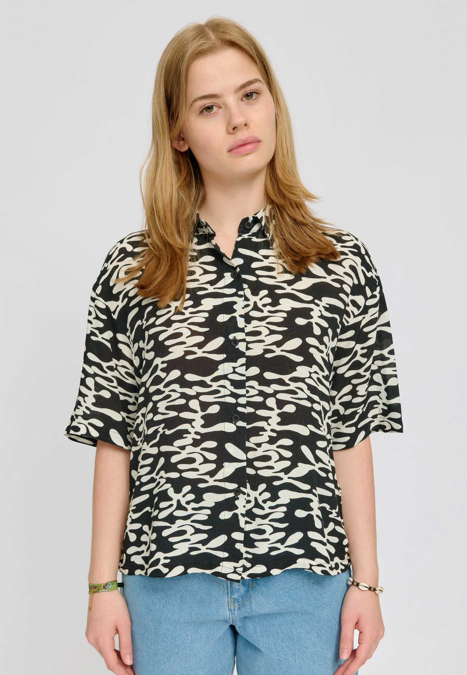 Printed Short Sleeve Crinkle Shirt - Image 7