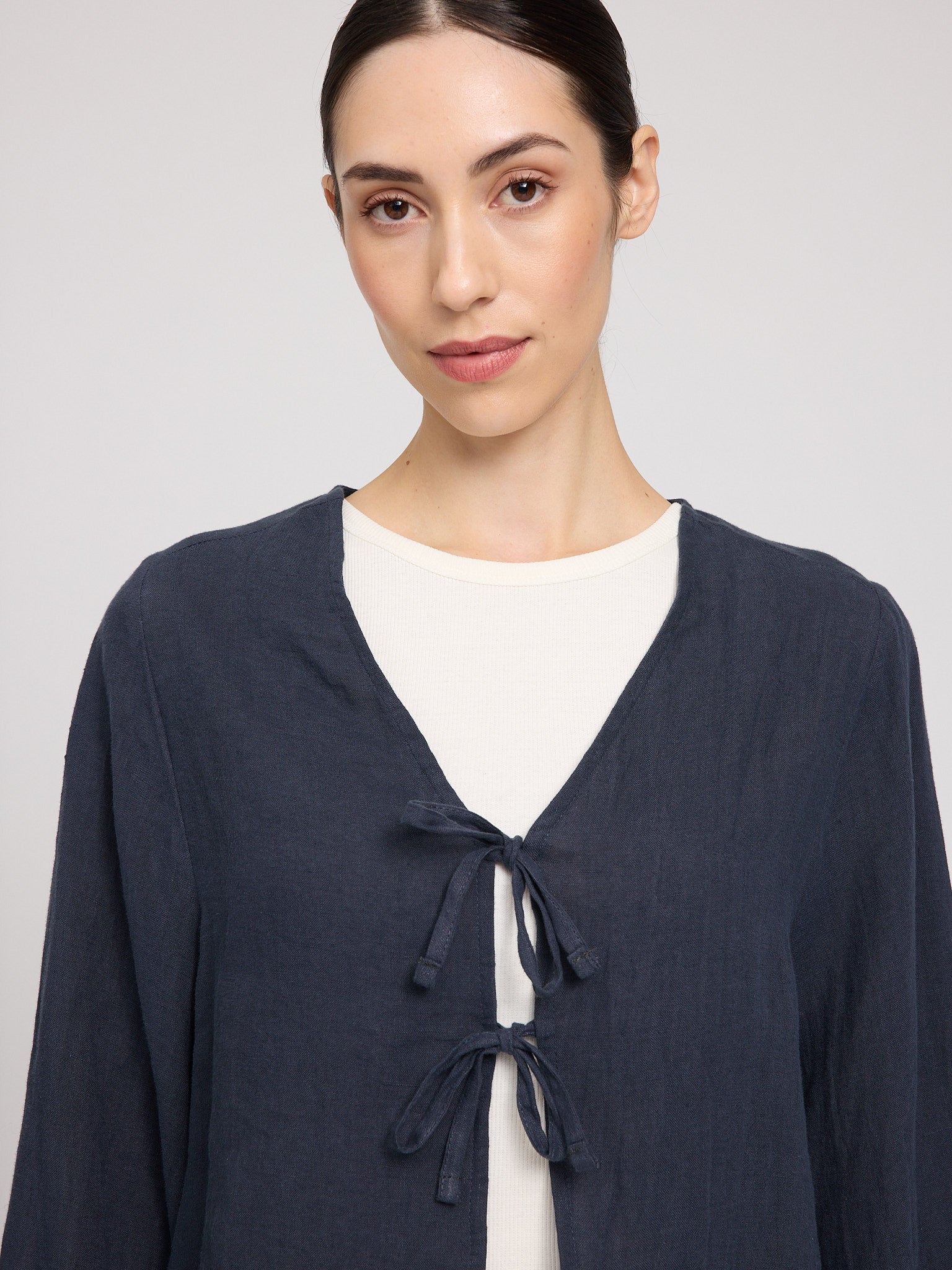 Linen Blouse w Binding - Image 3