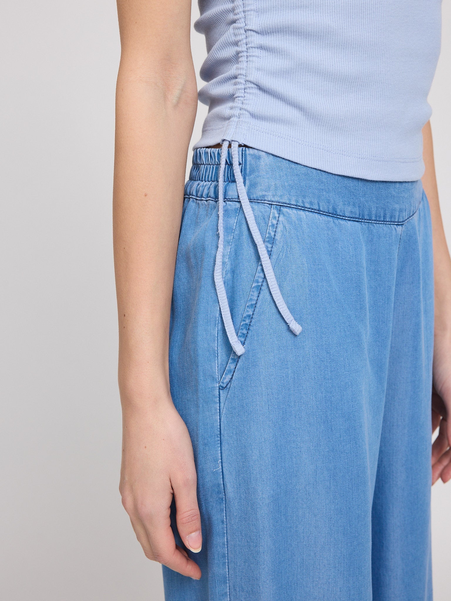Tie Detail Tanktop - Image 3