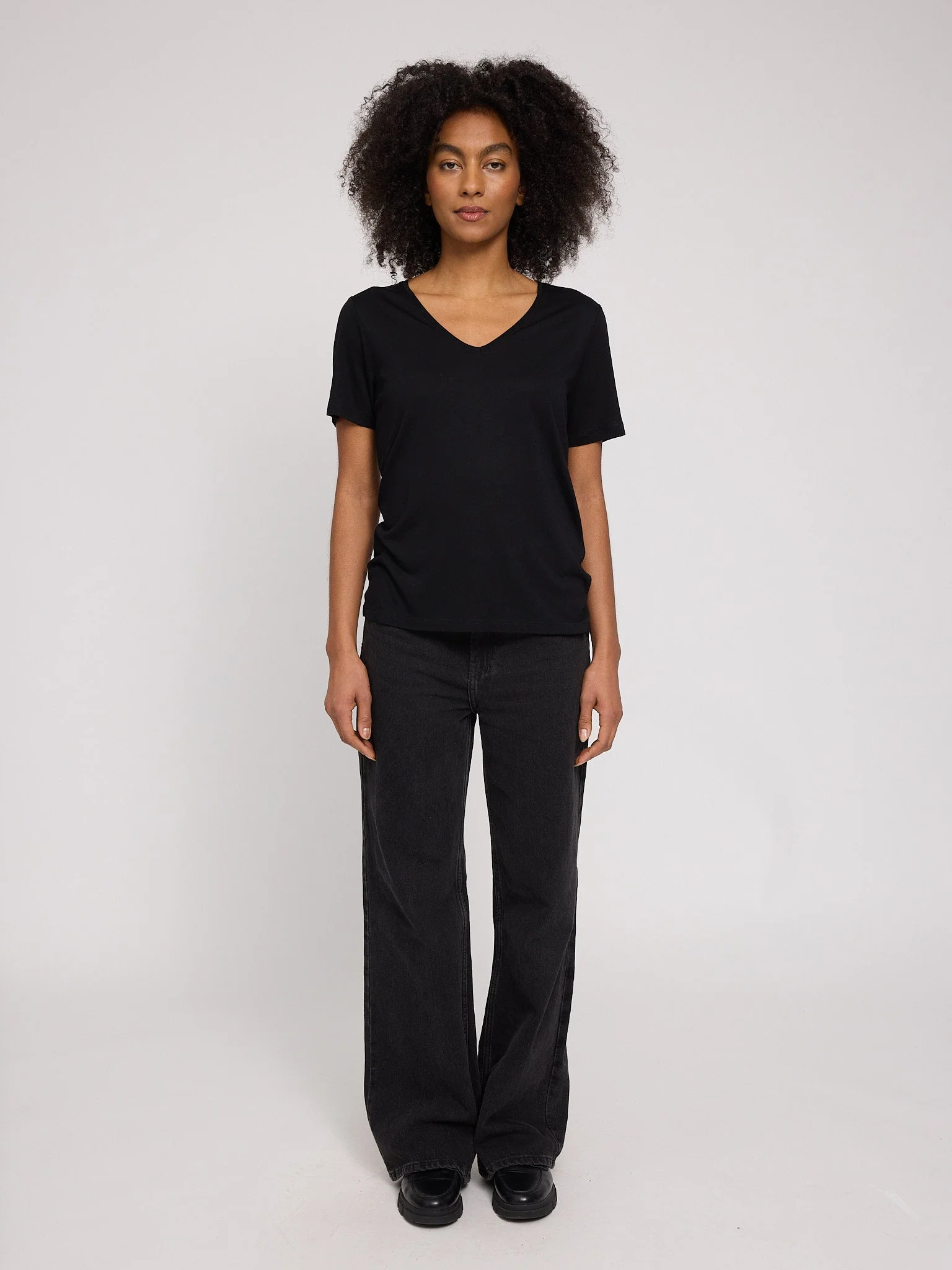 Ecovero Viscose V-Neck T-Shirt - Image 10