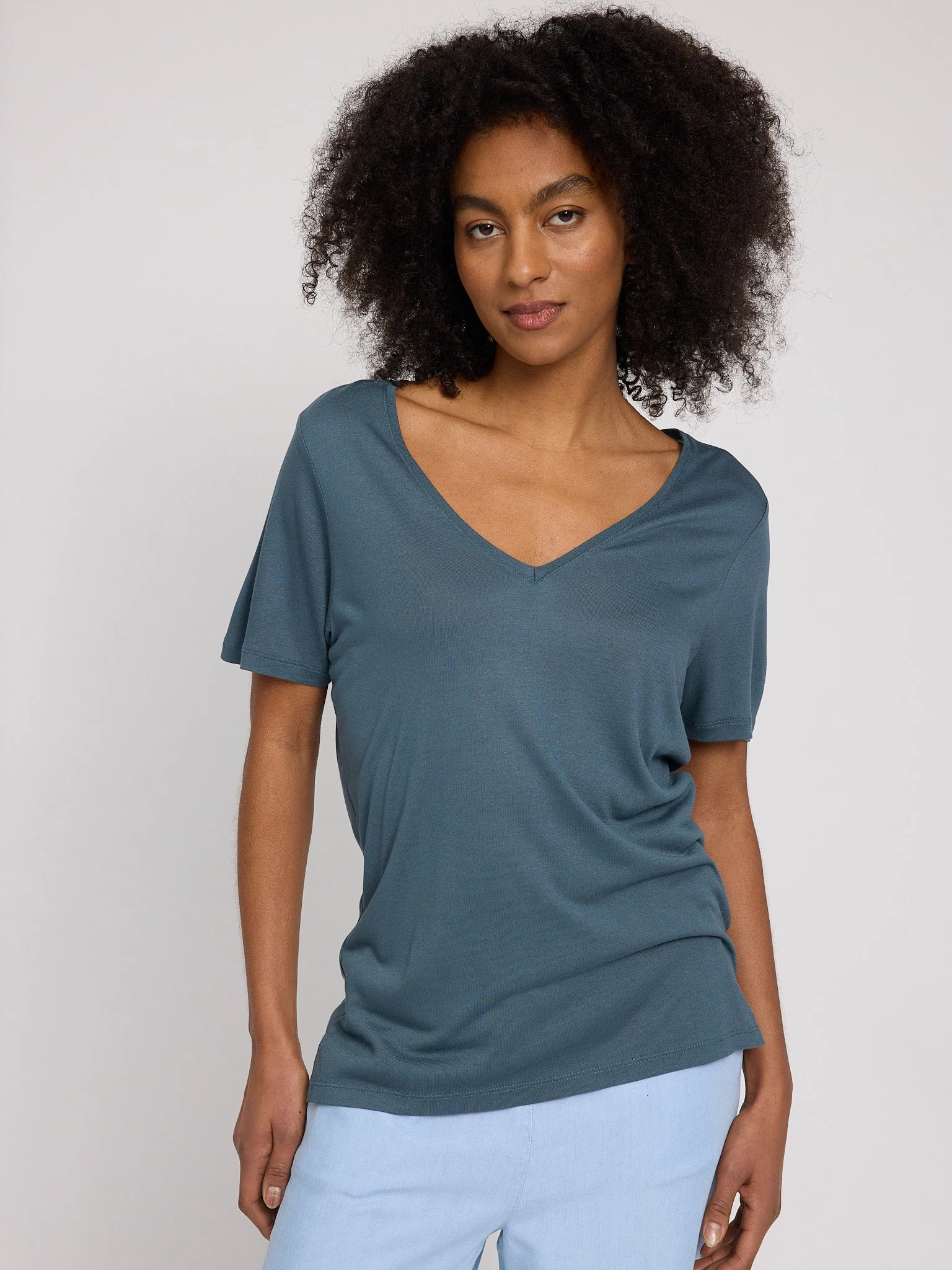 Ecovero Viscose V-Neck T-Shirt - Image 5
