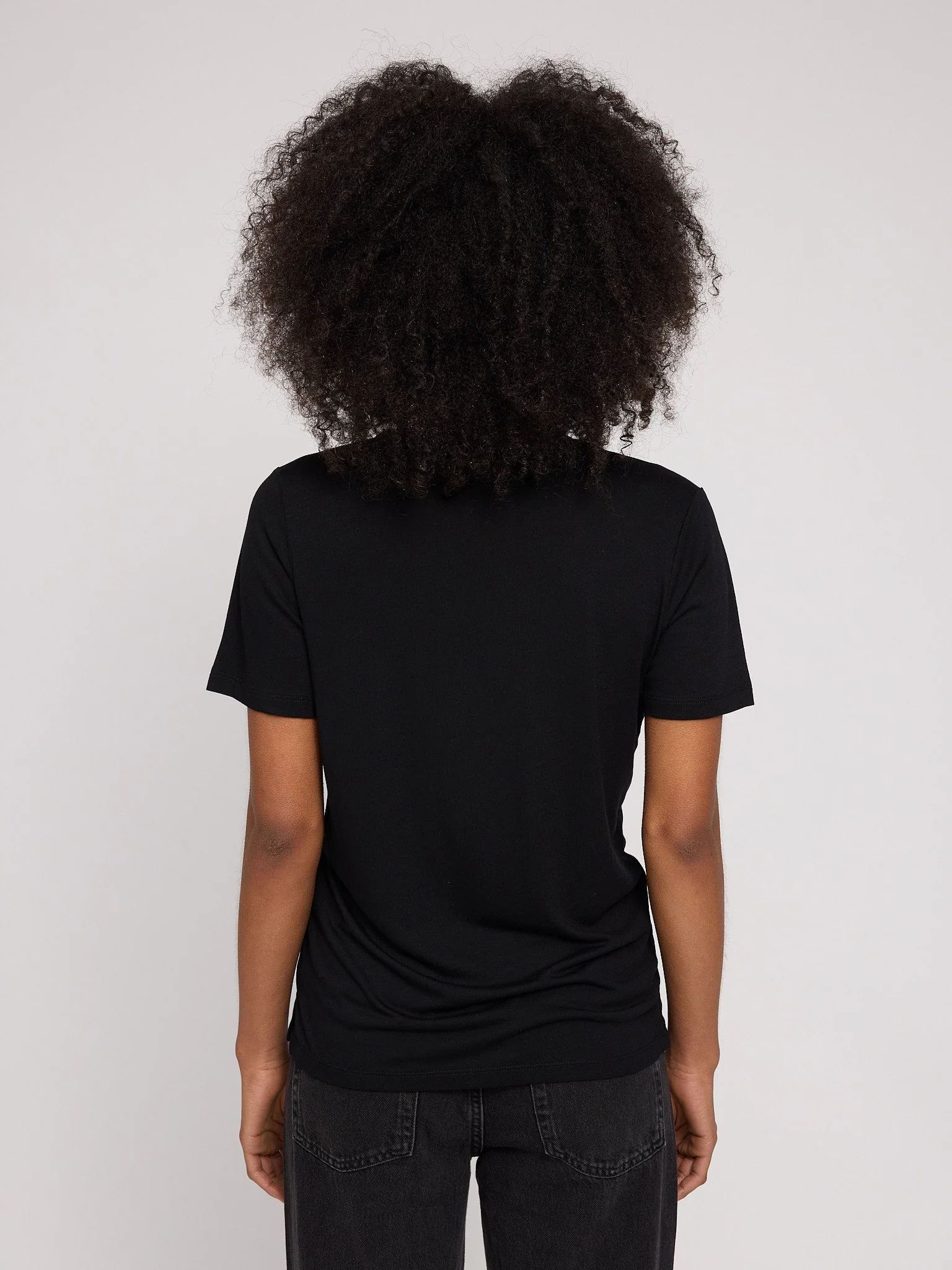 Ecovero Viscose V-Neck T-Shirt - Image 8